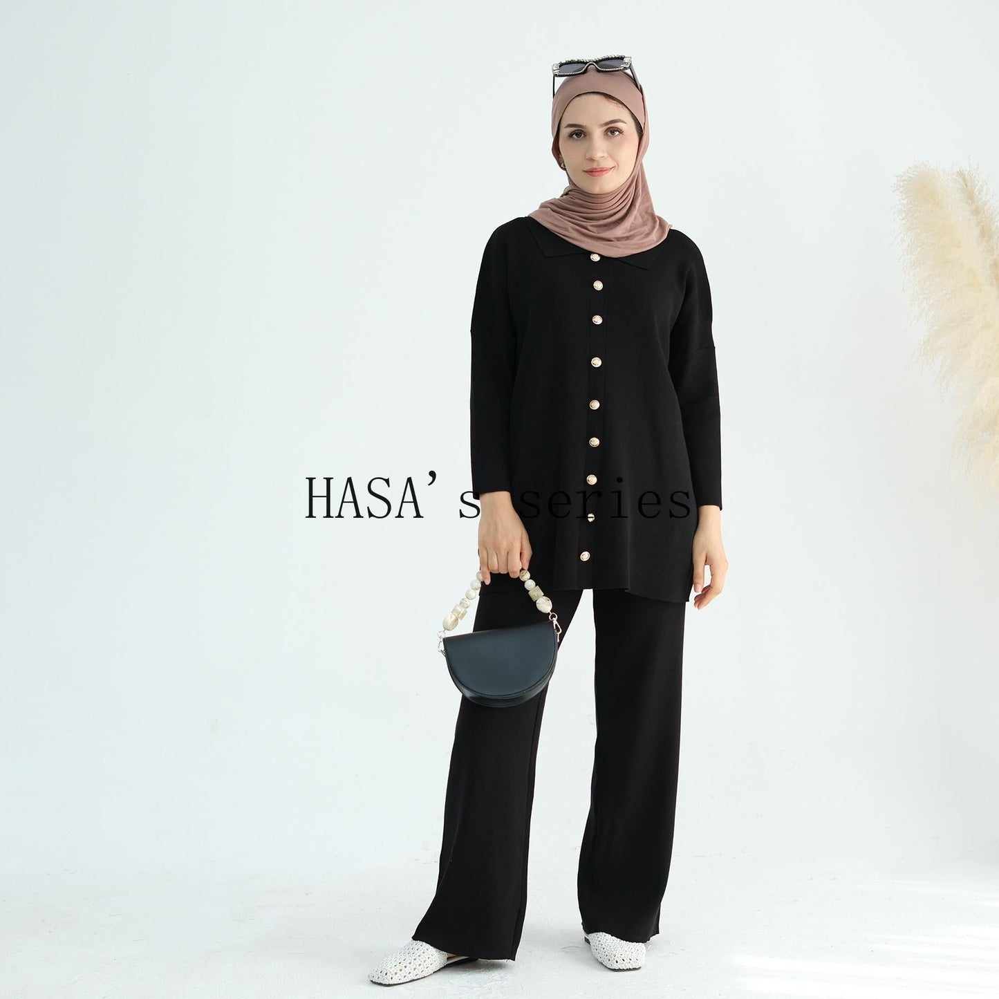 LUMAYA5100 Simple and stylish knitted two-piece set, featuring a thickened long-sleeved top and wide-leg pants.