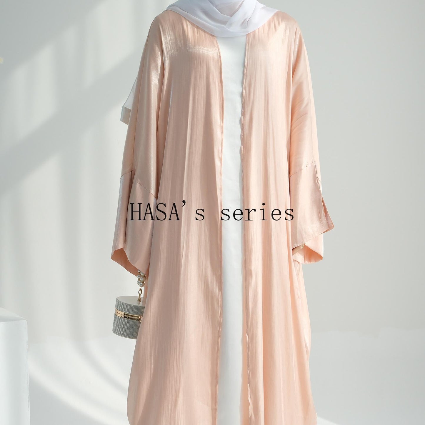 LUMAYA4831 A simple yet elegant cardigan-style robe, balancing both quality and comfort.
