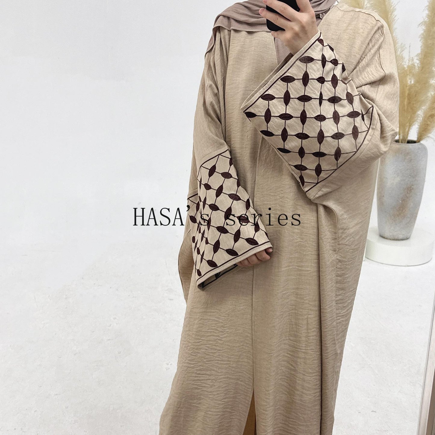 LUMAYA4840 Elegant long robe with geometric embroidery, a simple and traditional style dress.