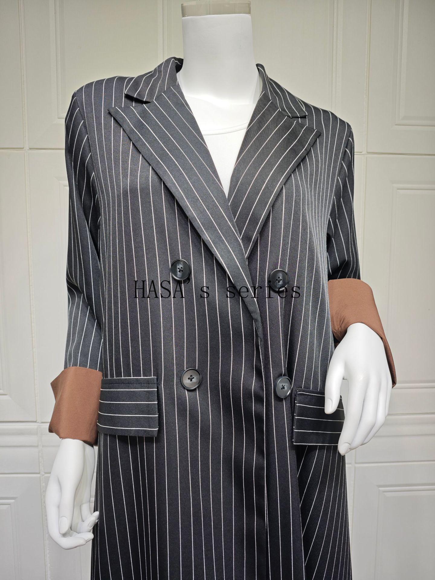 LUMAYA5101 Double-breasted, Pinstriped, Long Coat-style Robe with A Loose and Elegant Dress Design.