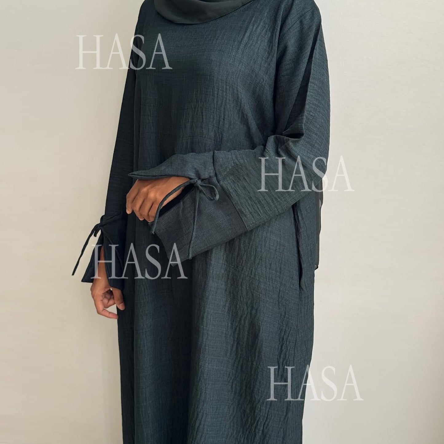 LUMAYA5864 Fashionable solid color hooded robe, simple and elegant, showing a casual style
