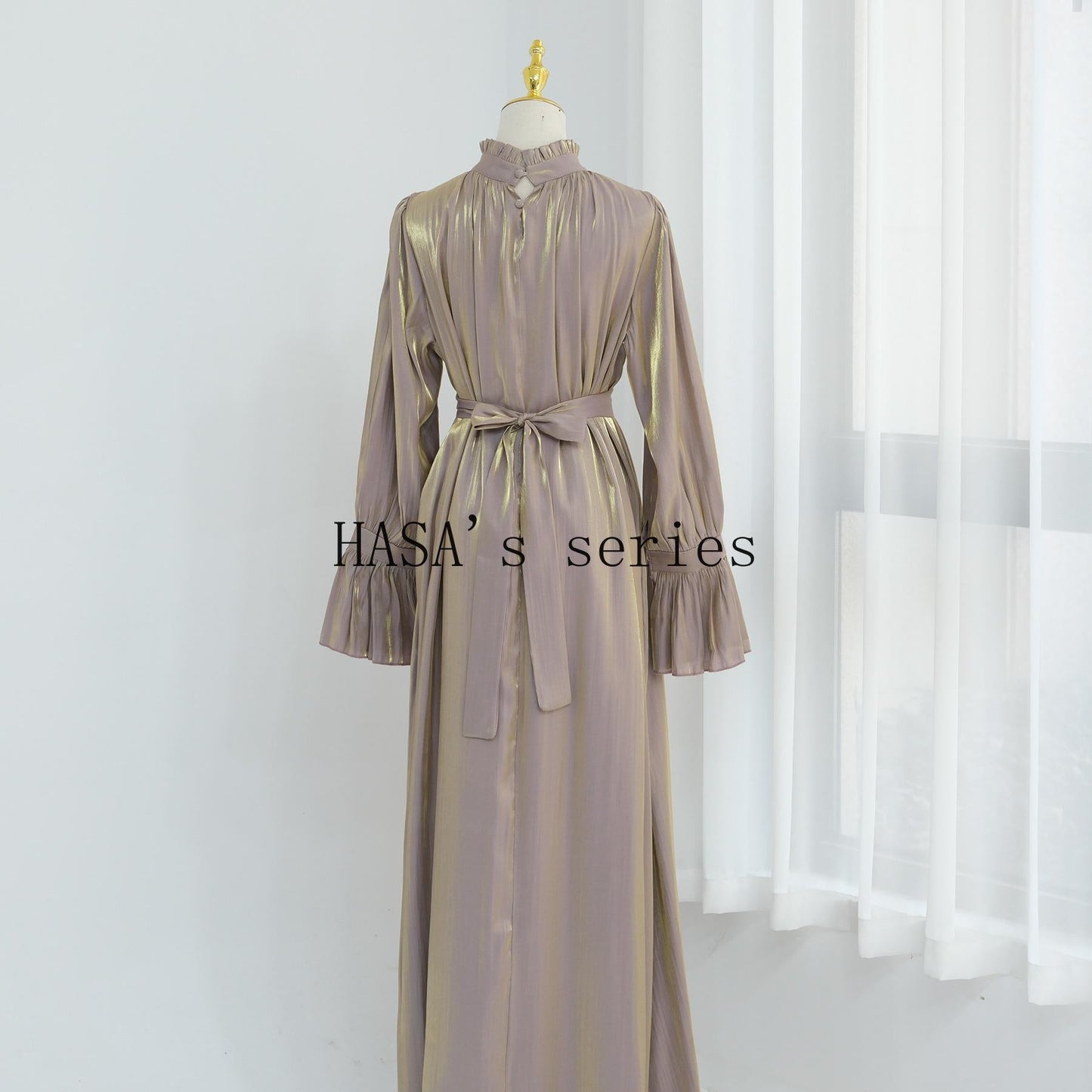 LUMAYA4857 A High-necked, Belted Dress, A Classic Style TLUMAYAt Exudes Elegant CLUMAYArm.