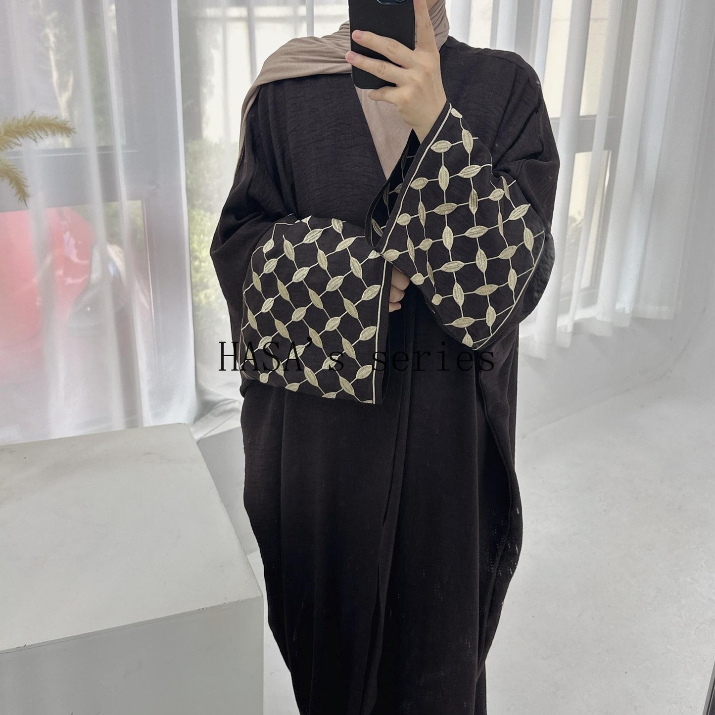 LUMAYA4840 Elegant long robe with geometric embroidery, a simple and traditional style dress.