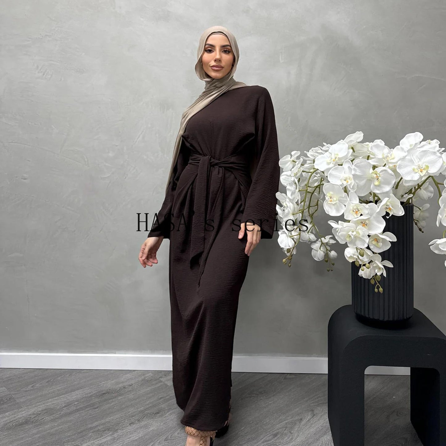 LUMAYA4828 An Elegant Dress with A Soft, Tie-up Design and A Naturally Flowing, Long Silhouette.