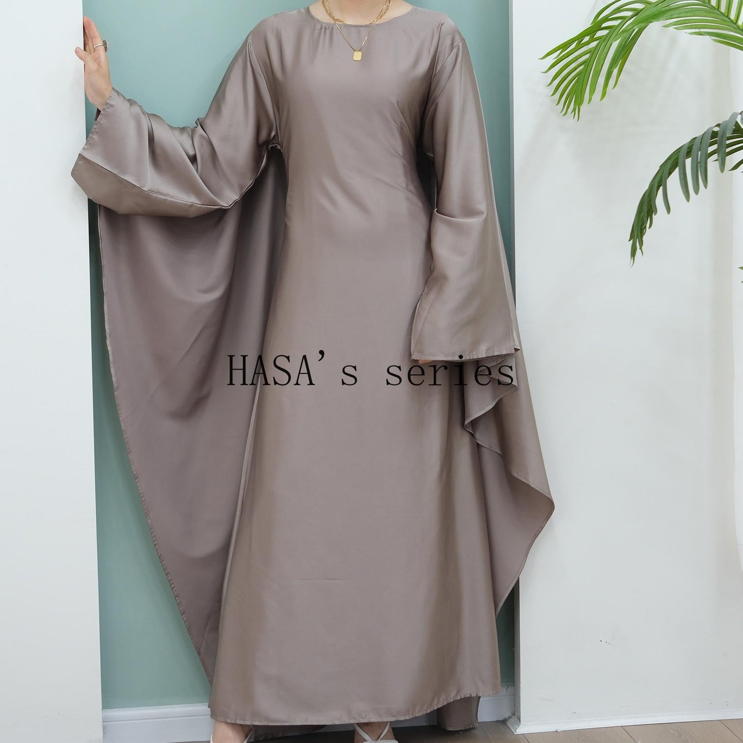 LUMAYA4835 High-density Stretch Satin Long Dress, Simple, Elegant, and Comfortable To Wear.