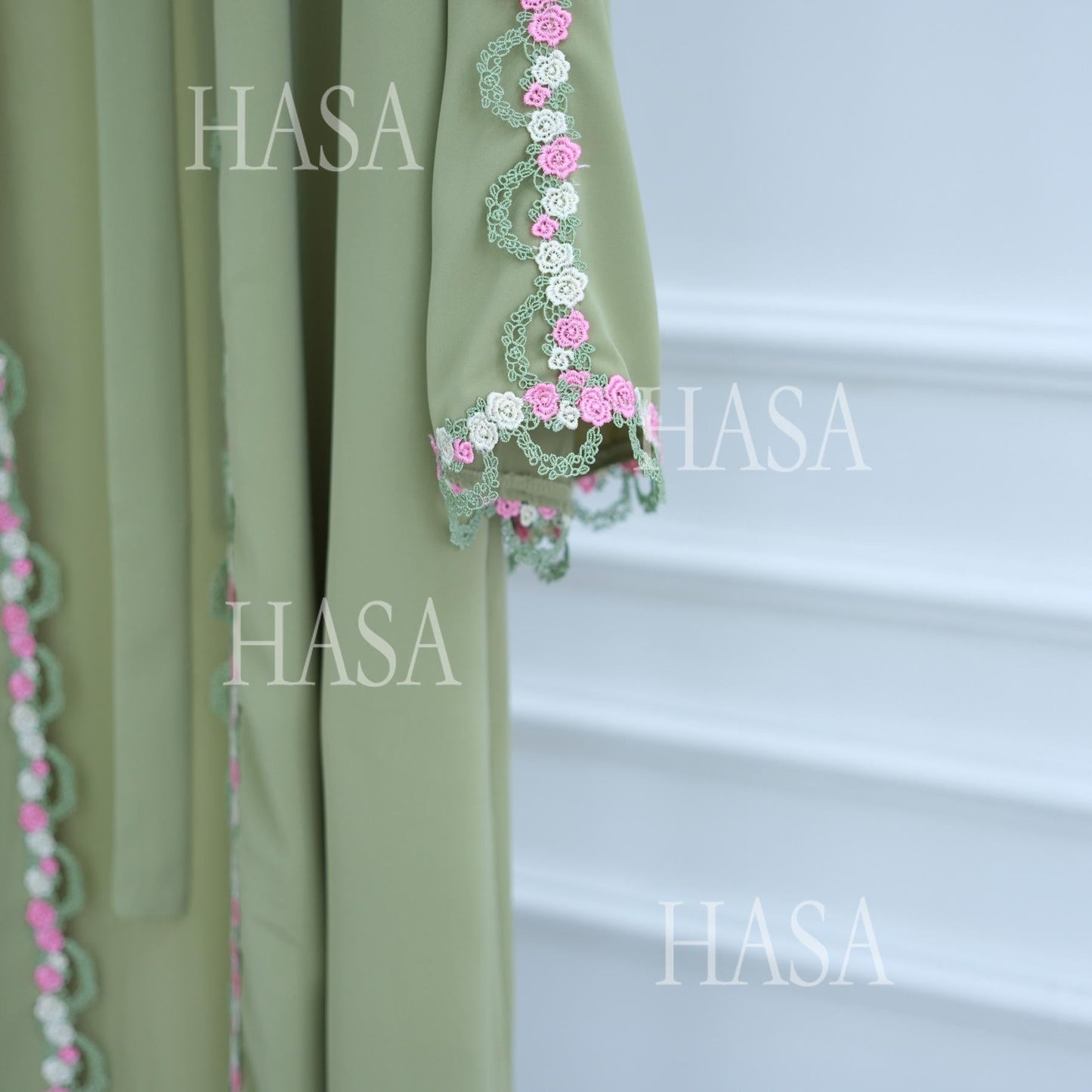 HA6560 Simple Floral Embroidery Cardigan