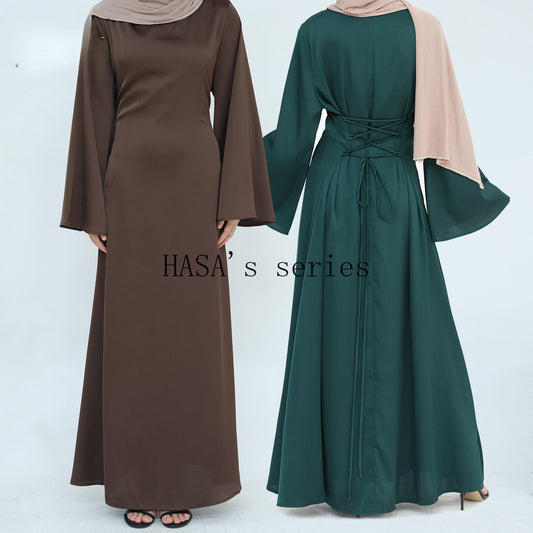 LUMAYA4847 A Long Dress with A Fitted Waist Design, Featuring A Clean and Elegant Silhouette.