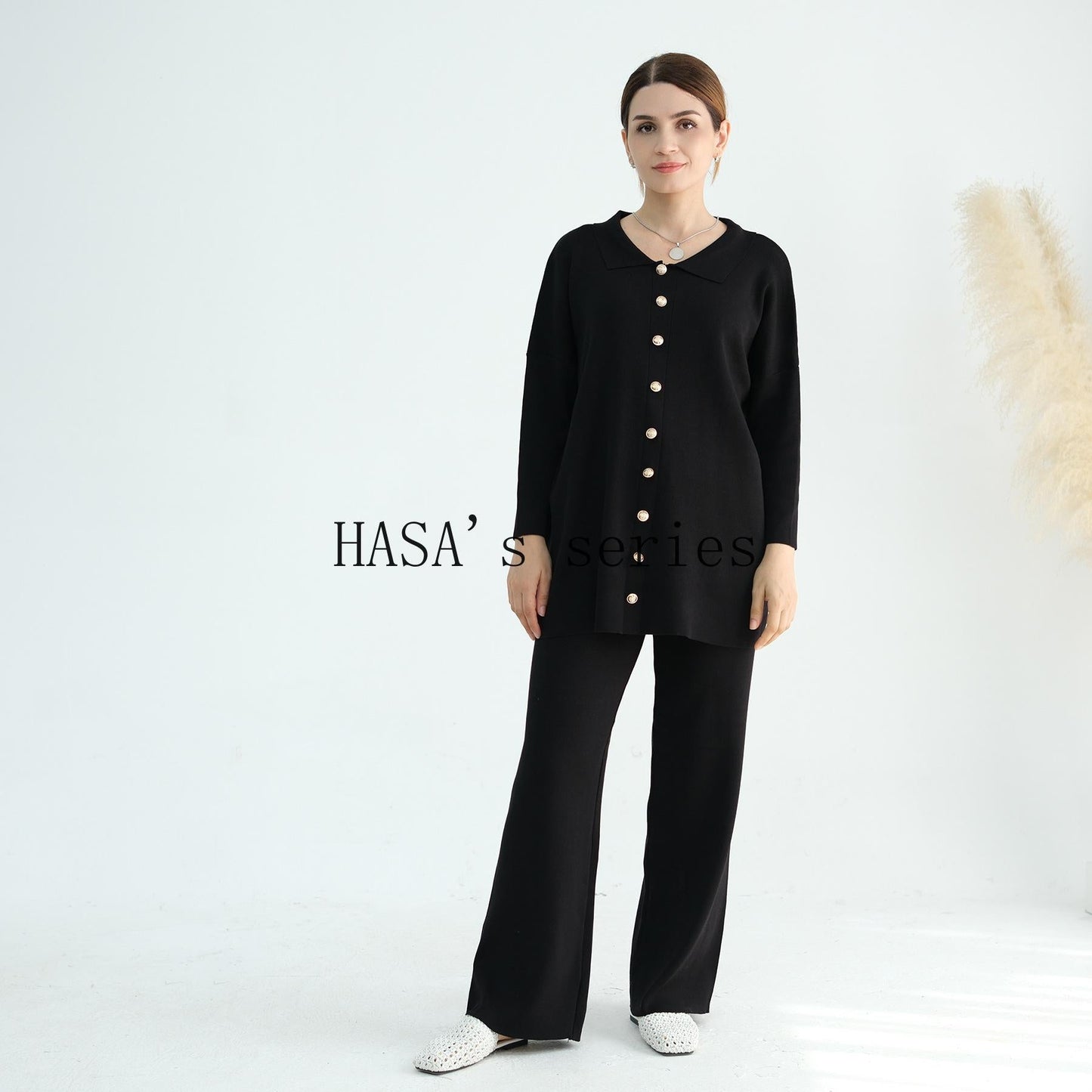 LUMAYA5100 Simple and stylish knitted two-piece set, featuring a thickened long-sleeved top and wide-leg pants.