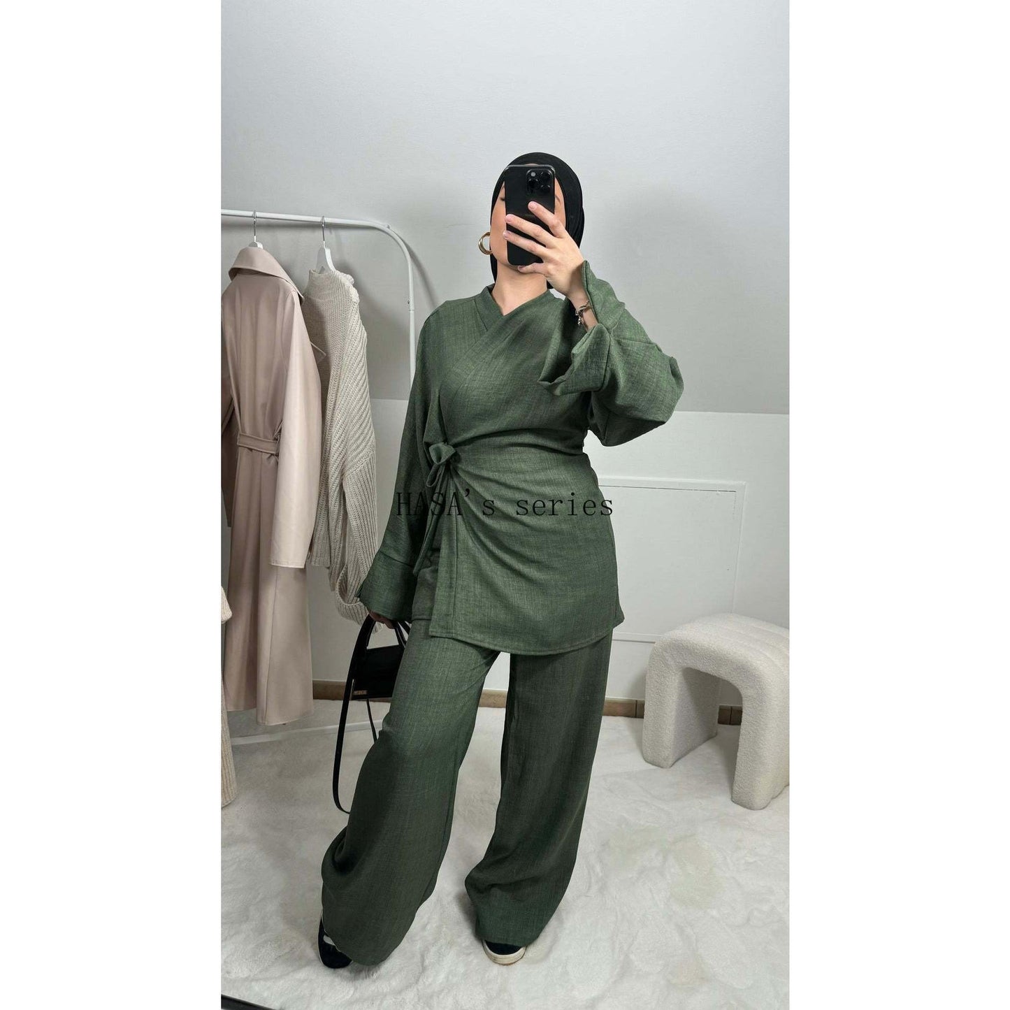 LUMAYA4830 A Simple, Tie-front Top Paired with Wide-leg Pants – A Comfortable Two-piece Set Suitable for Everyday Wear.