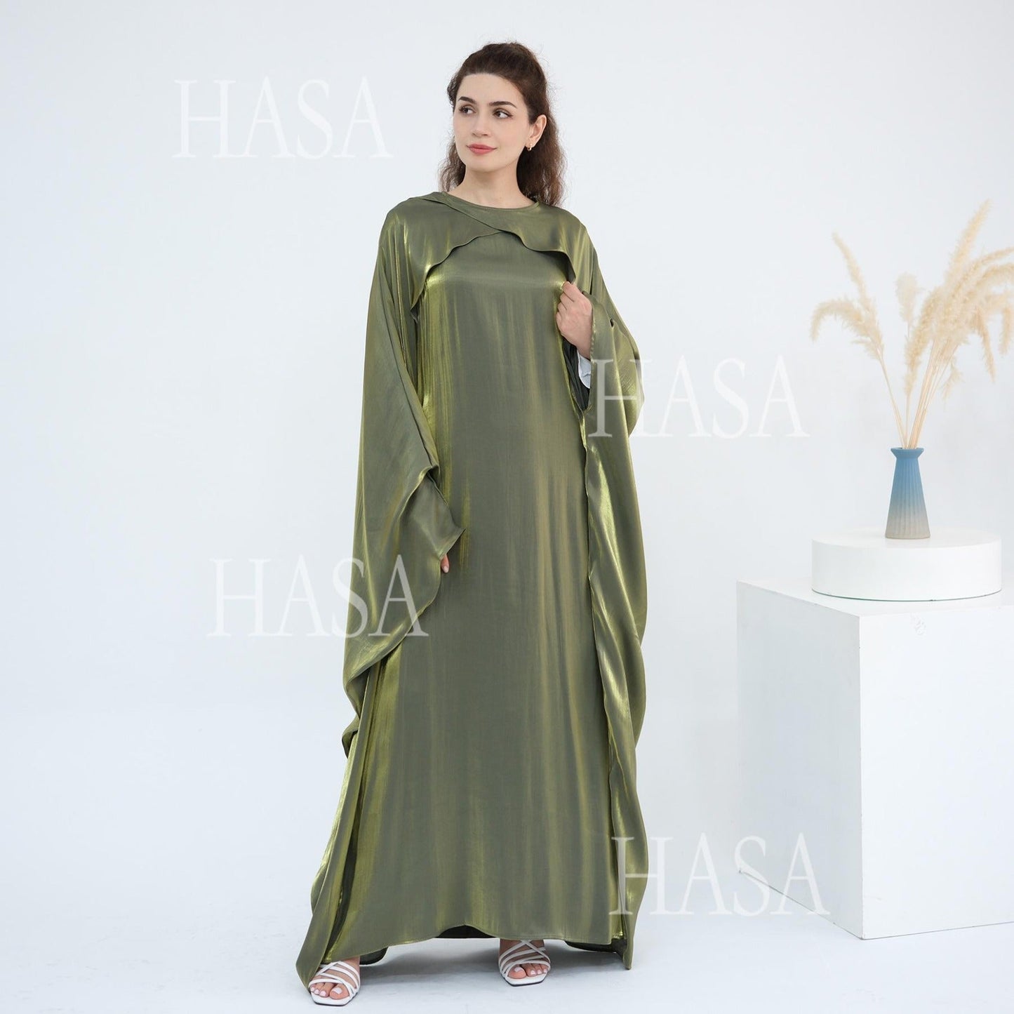LM6584 Solid Color Beaded Loose Elegant Robe Dress