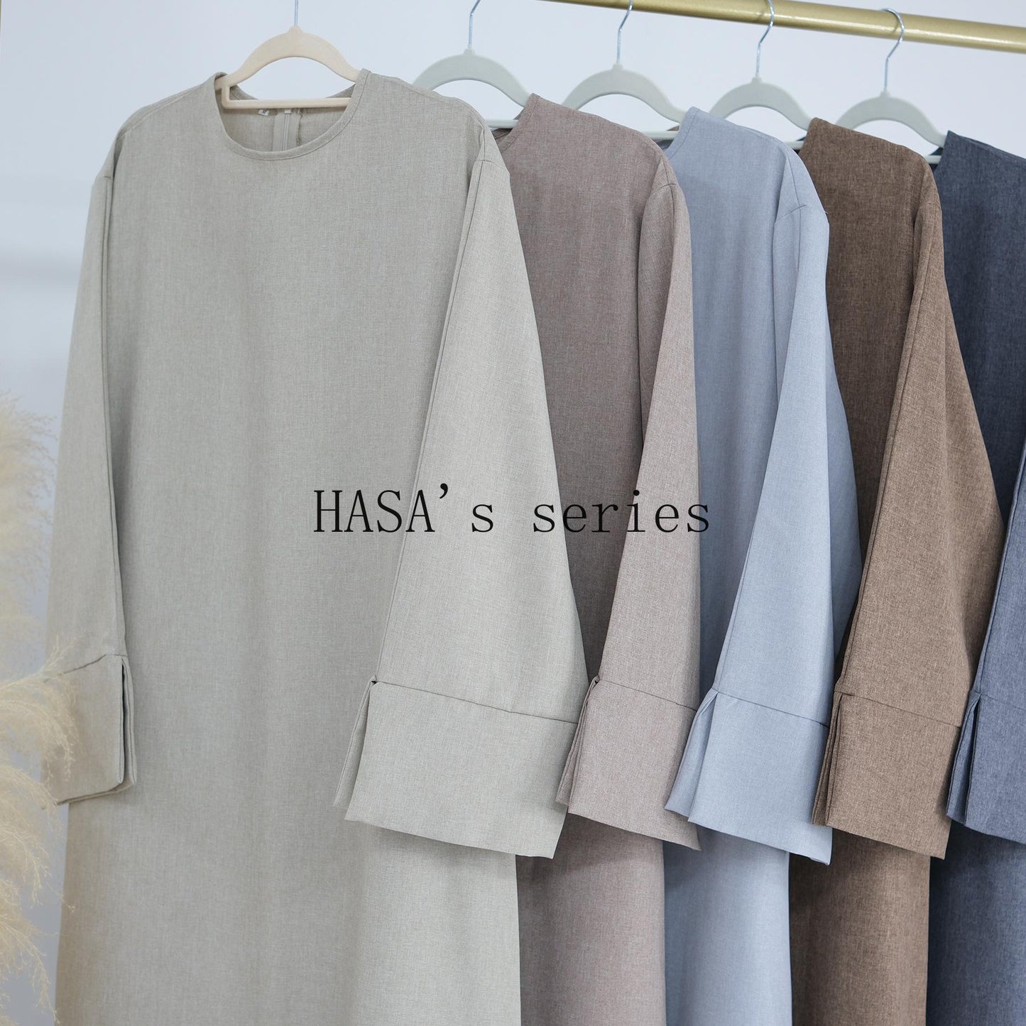 LUMAYA4855 A Solid-colored, Loose-fitting Maxi Dress, Offering Both Comfort and Elegant Style.