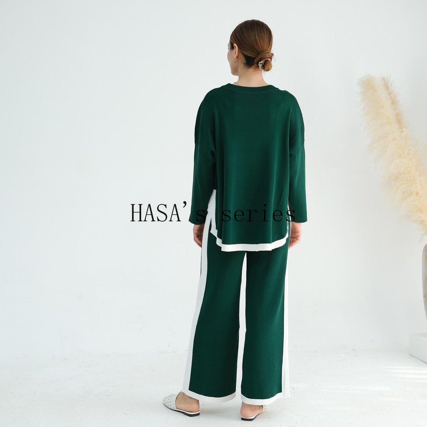 LUMAYA5149 Simple and elegant knitted set, featuring a loose-fitting, thick, long-sleeved two-piece design.