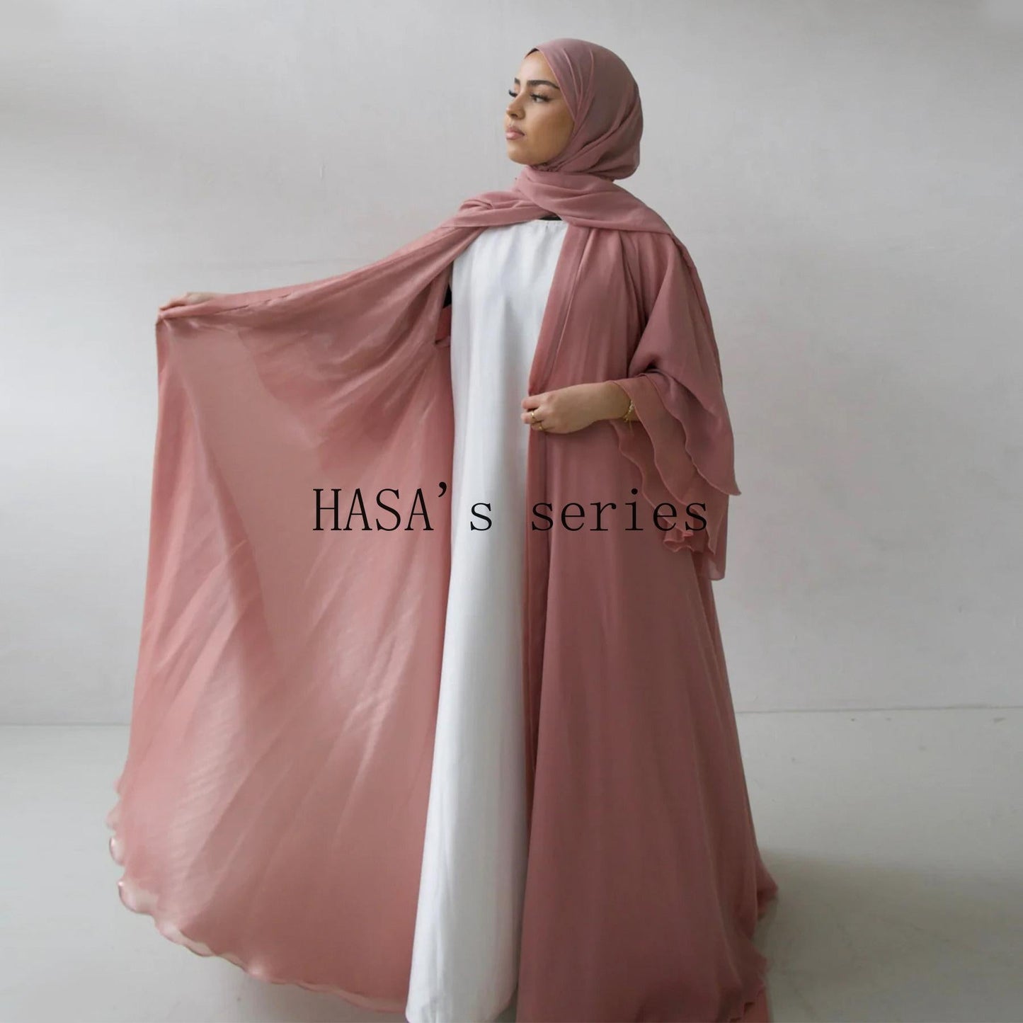 LUMAYA4850 A Double-sided Robe TLUMAYAt Combines Elegant Appearance with Practicality.