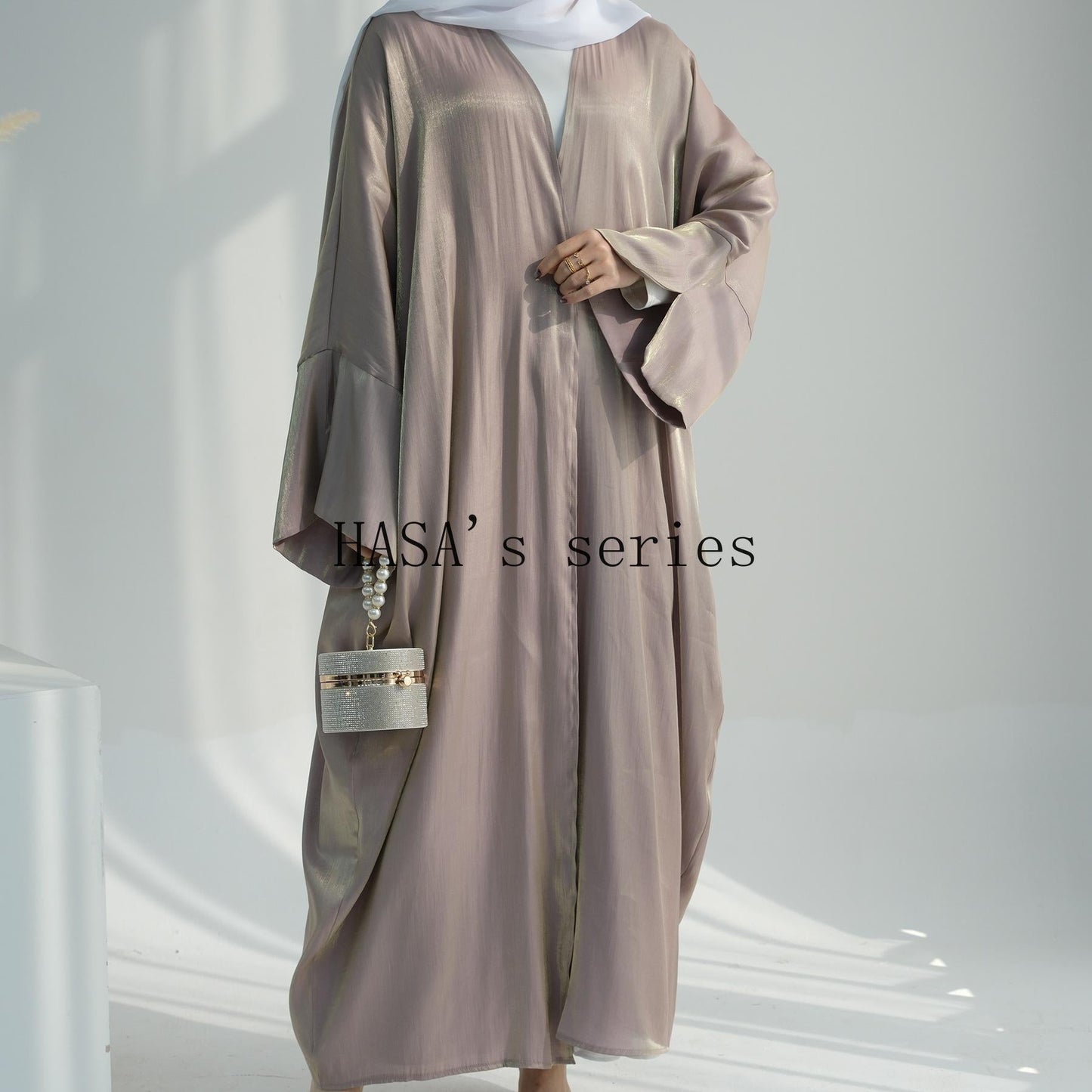 LUMAYA4831 A simple yet elegant cardigan-style robe, balancing both quality and comfort.