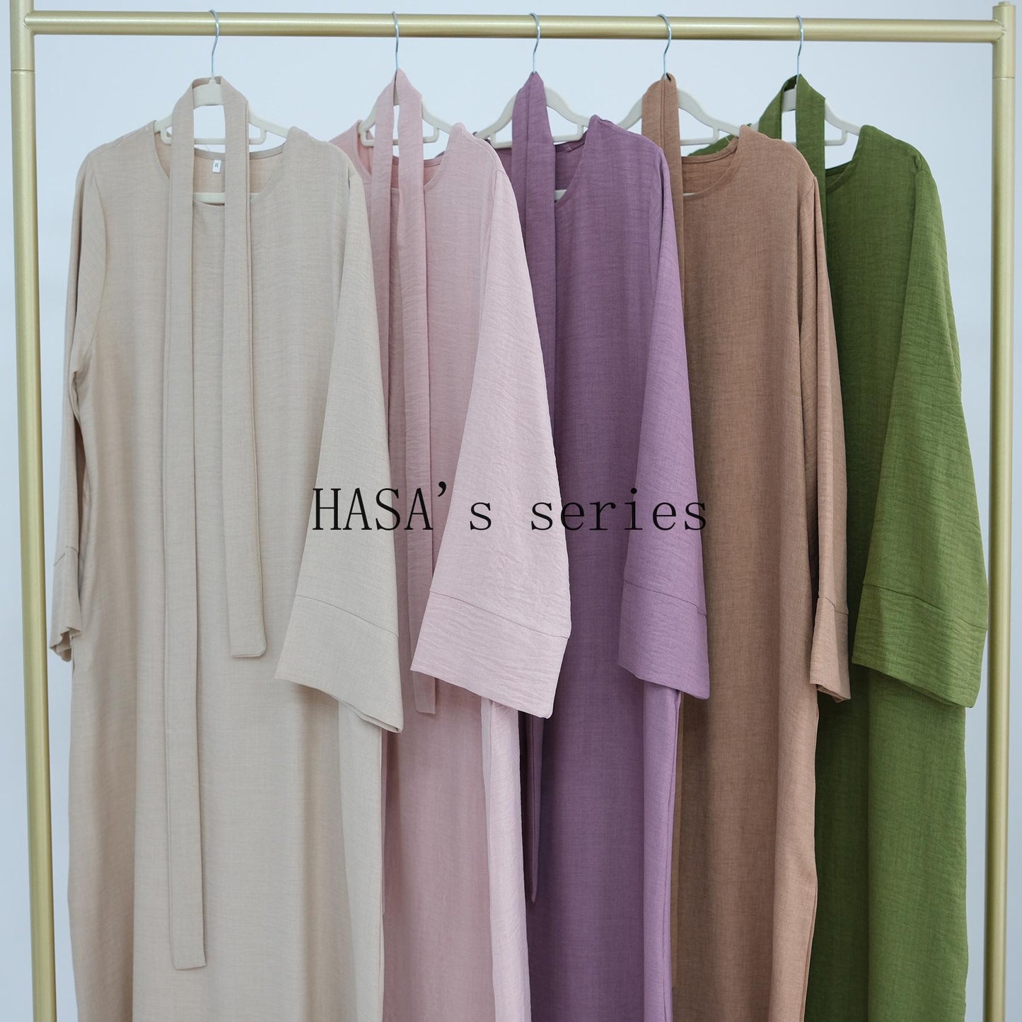 LUMAYA4848 A simple, waist-cinching spring/summer dress with a relaxed, long design.