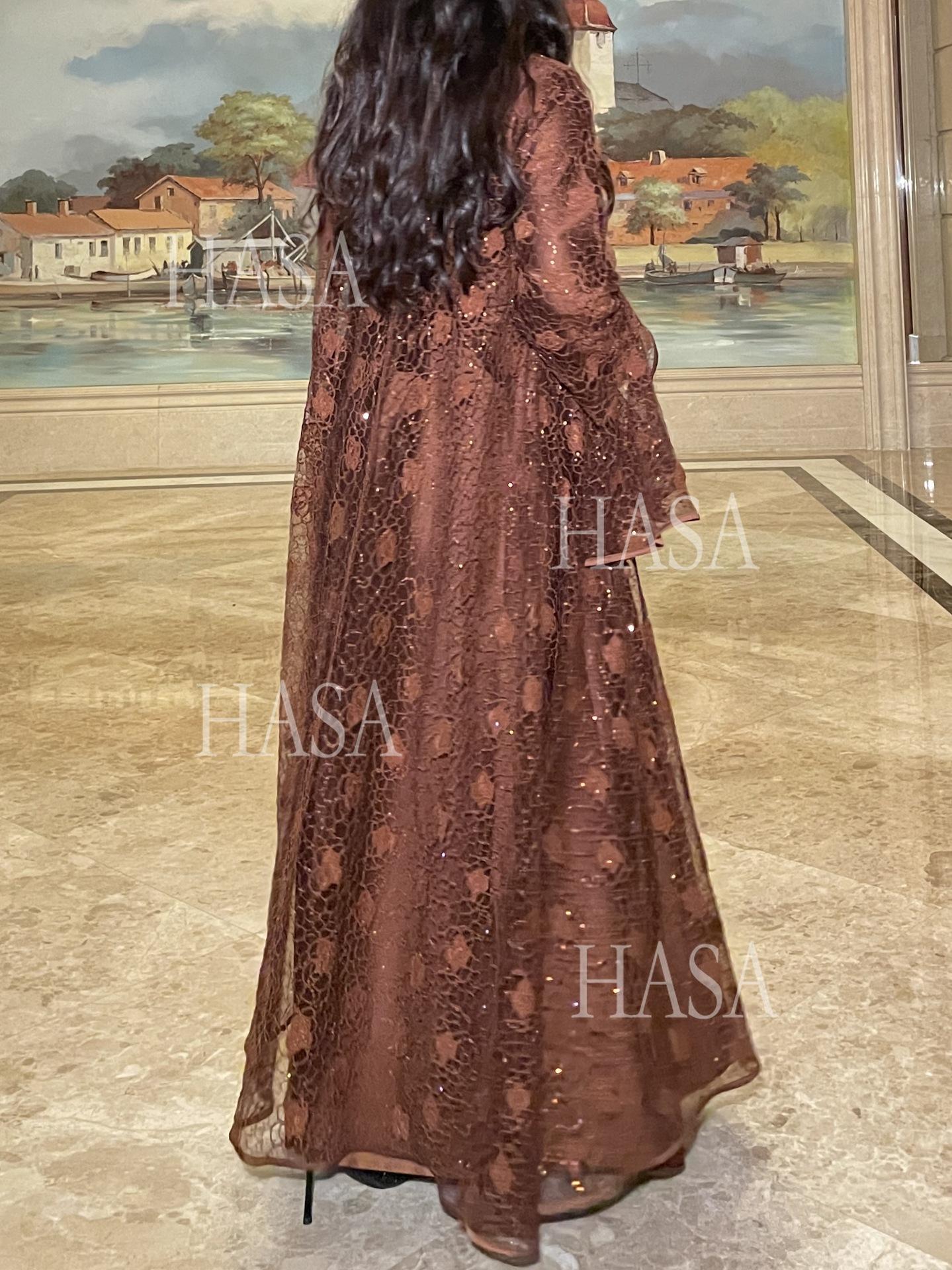 LUMAYA6488 Two-piece long dress with flared sleeves and lace sequined cape