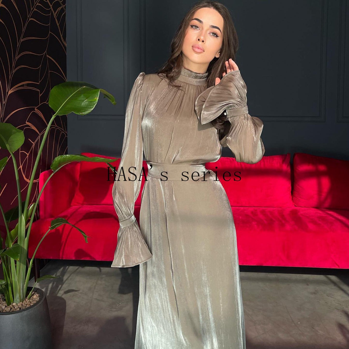 LUMAYA4857 A High-necked, Belted Dress, A Classic Style TLUMAYAt Exudes Elegant CLUMAYArm.