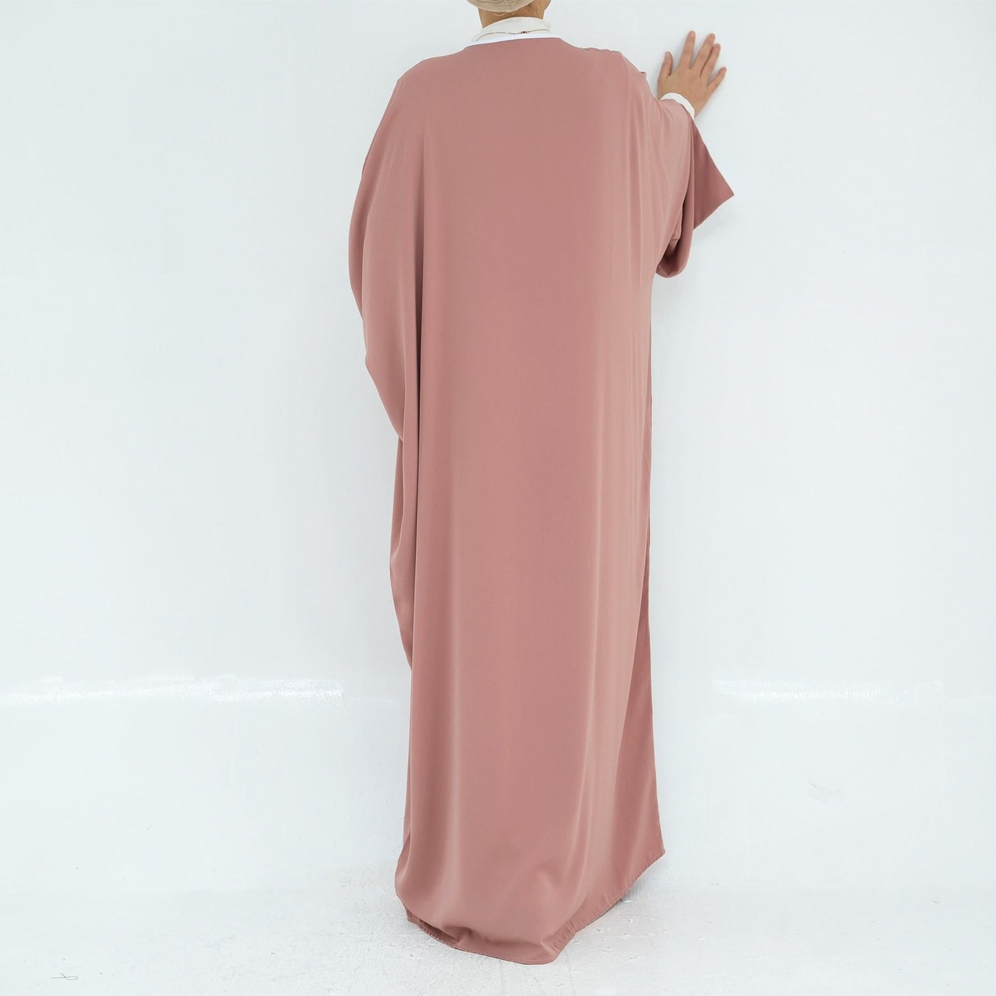 LUMAYA5877 The Loose-fitting Robe LUMAYAs A Lightweight Silhouette TLUMAYAt Is Perfect for Any Occasion open abaya outfit
