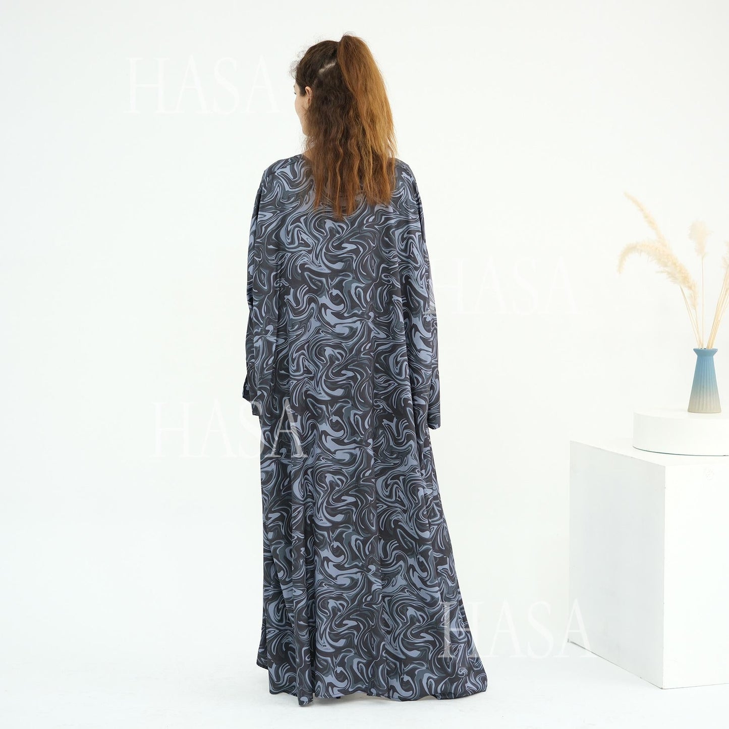 LM6555 Fashionable printed long-sleeved dress with an ankle-length cardigan style