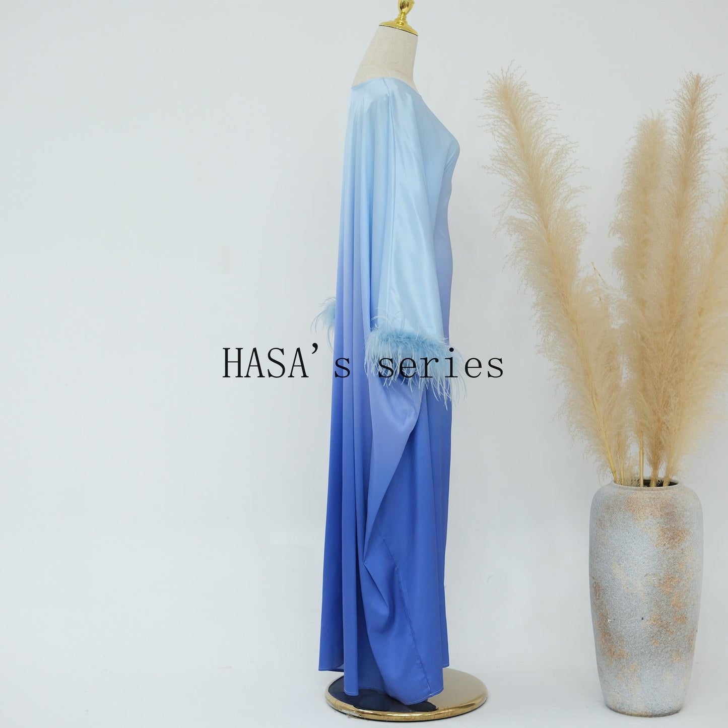 LUMAYA5108 Elegant long dress with gradient color waist design and batwing sleeves.