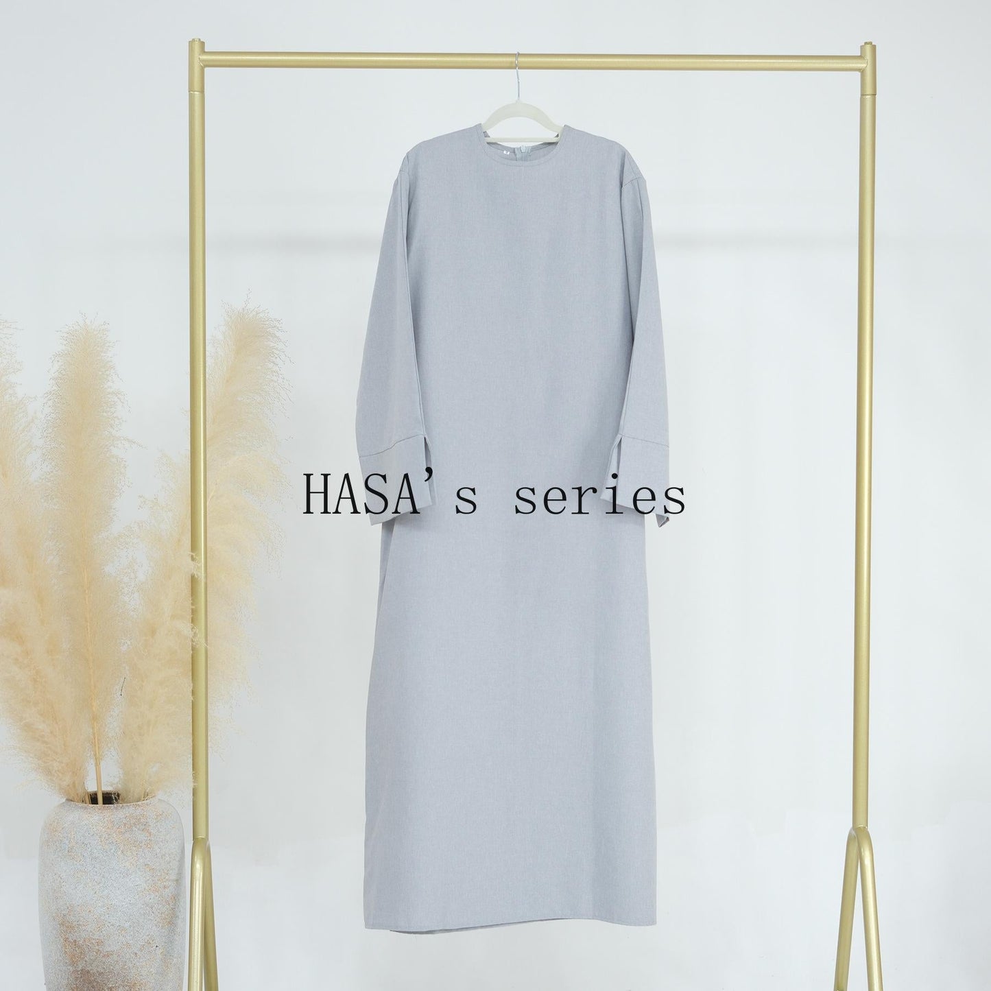 LUMAYA4855 A Solid-colored, Loose-fitting Maxi Dress, Offering Both Comfort and Elegant Style.
