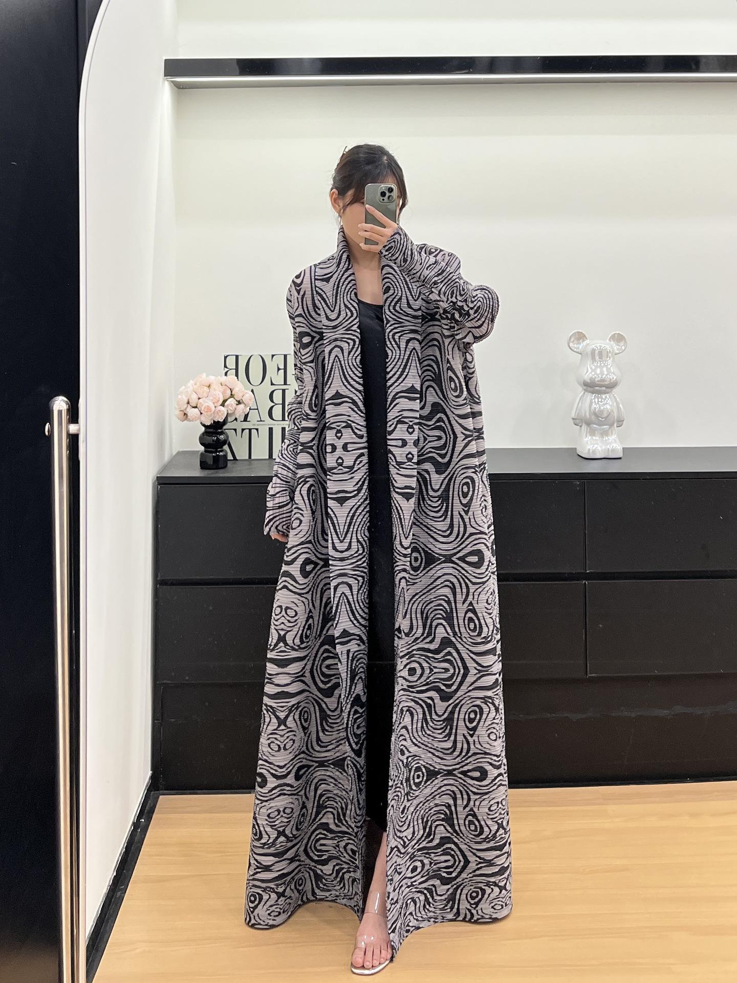 LUMAYA6723 Monochrome Swirl | Black & Grey Abstract Printed Abaya