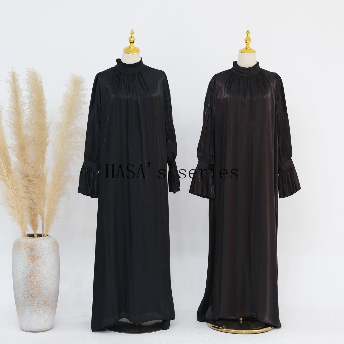 LUMAYA4857 A High-necked, Belted Dress, A Classic Style TLUMAYAt Exudes Elegant CLUMAYArm.