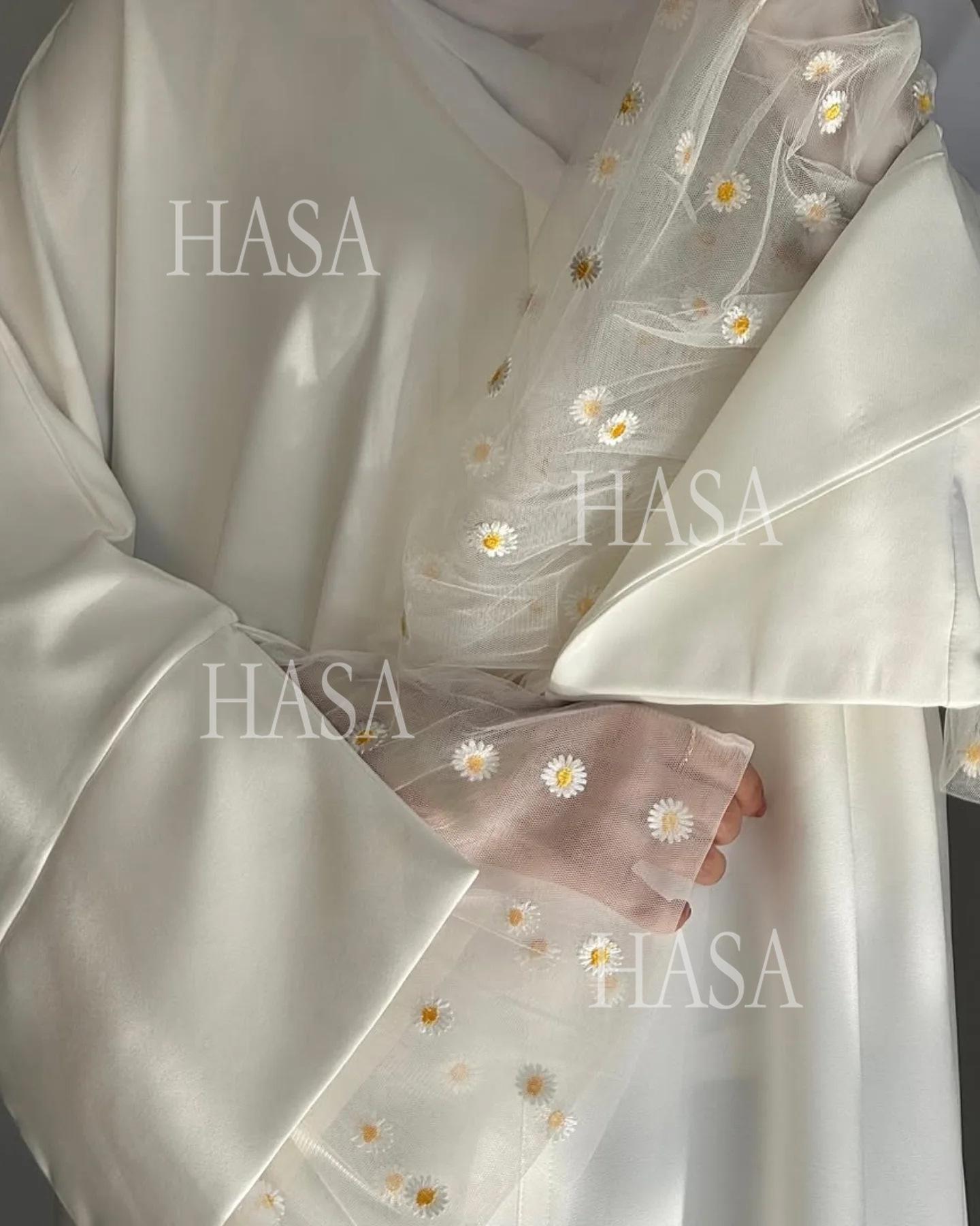 LUMAYA6564 Lace Daisy Embellished Long Dress Robe