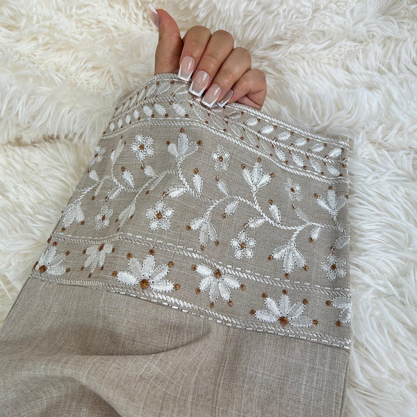 LUMAYA LM1172 Embroidered Elegant Dress Robe