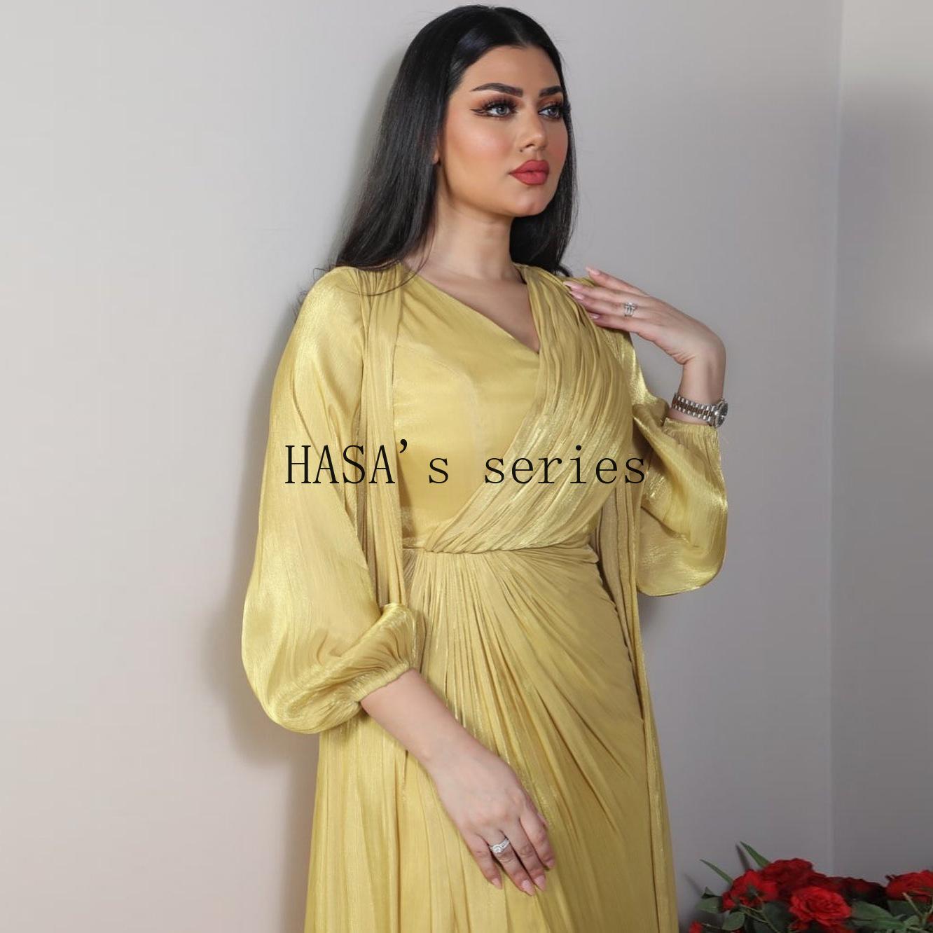 LUMAYA5094 Simple yet elegant and lustrous silk suit, featuring an elegantly pleated two-piece dress design.