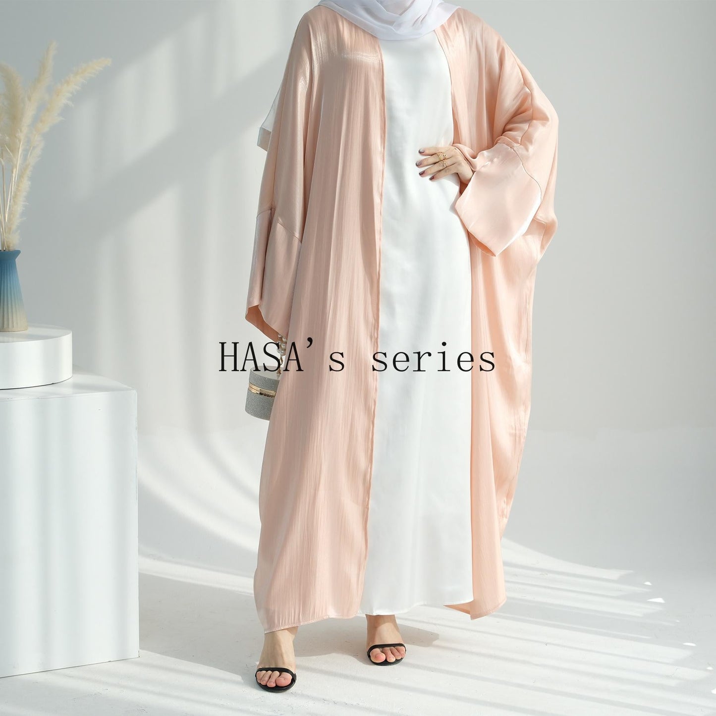 LUMAYA4831 A simple yet elegant cardigan-style robe, balancing both quality and comfort.