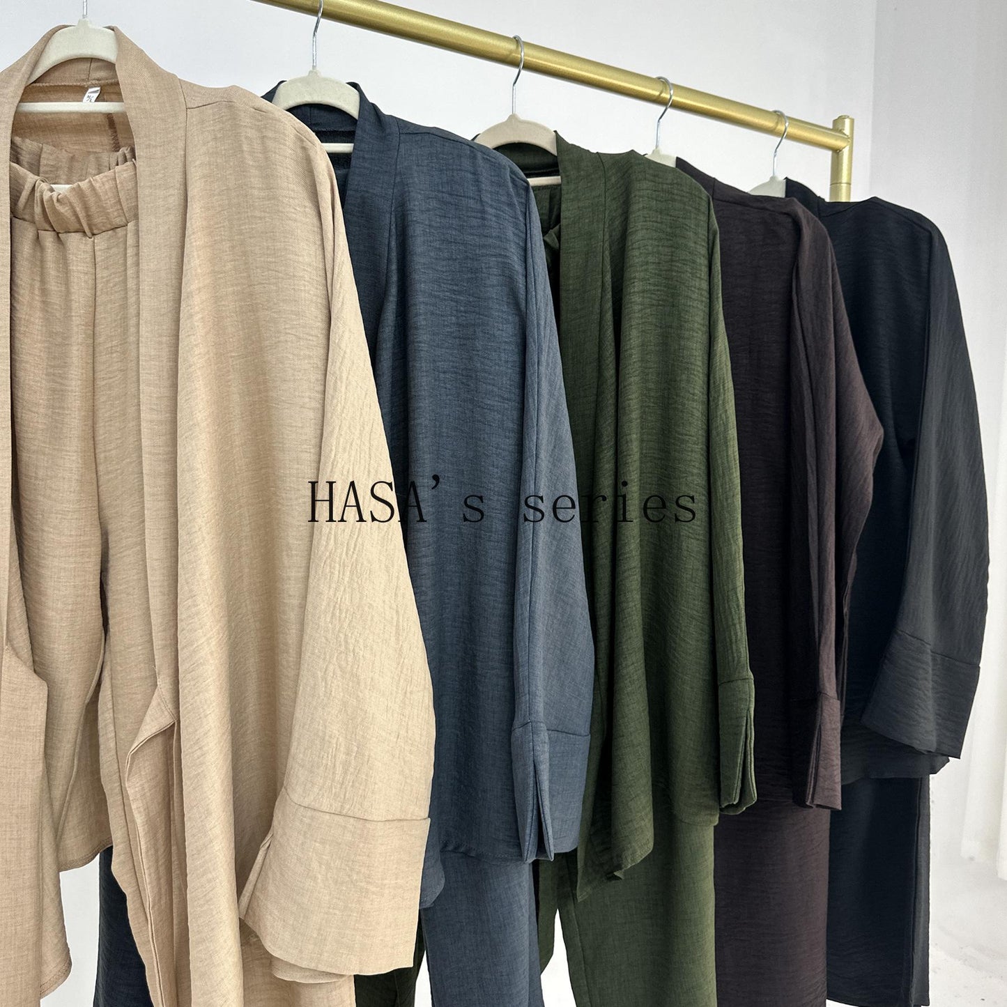 LUMAYA4830 A Simple, Tie-front Top Paired with Wide-leg Pants – A Comfortable Two-piece Set Suitable for Everyday Wear.