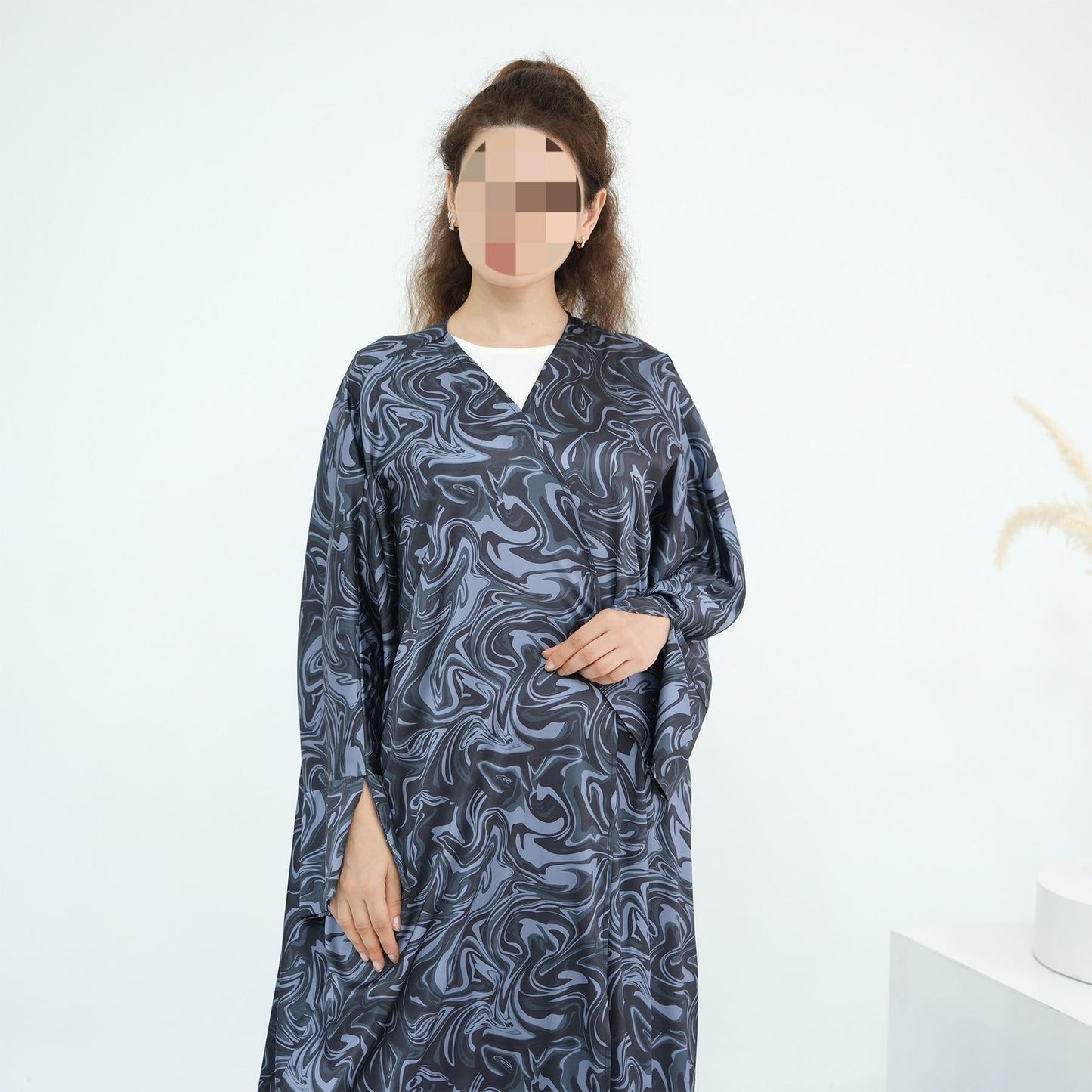 LM6555 Fashionable printed long-sleeved dress with an ankle-length cardigan style