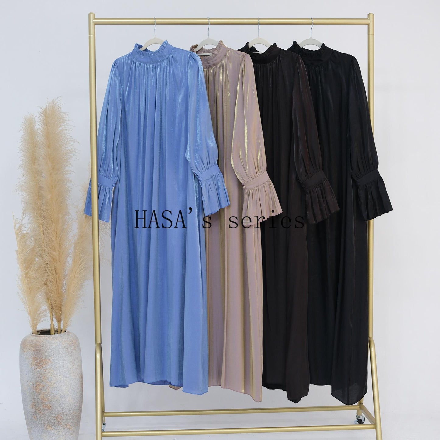 LUMAYA4857 A High-necked, Belted Dress, A Classic Style TLUMAYAt Exudes Elegant CLUMAYArm.