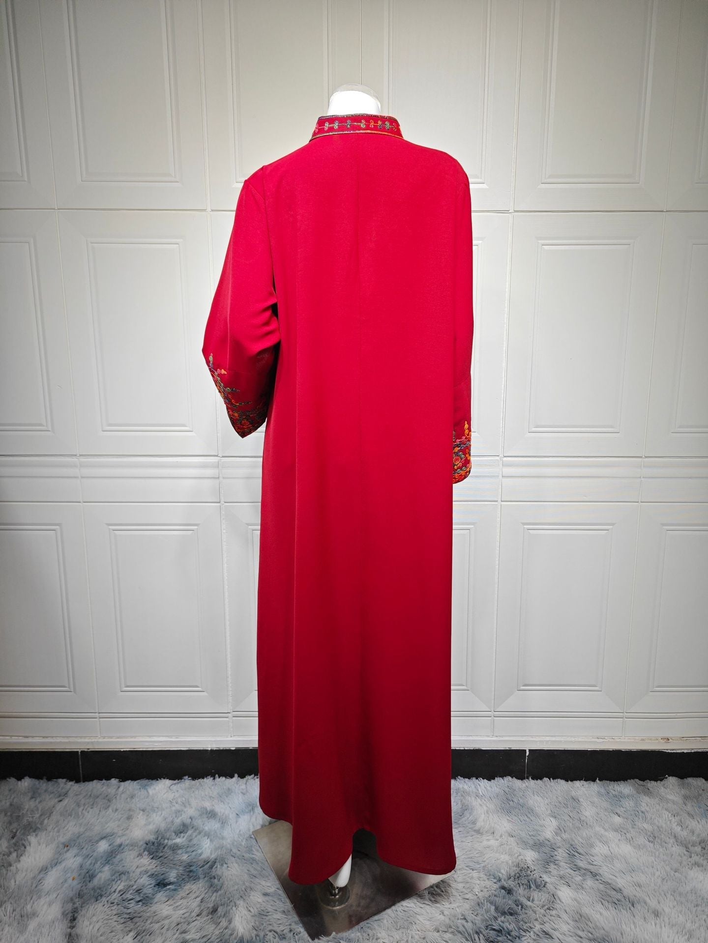 LM6655 Embroidered loose-fitting long dress | Soft drape and delicate cuff design