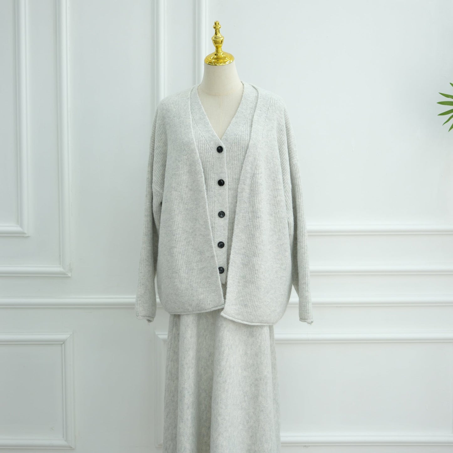 LM6596 Autumn and winter thickened knitted three-piece suit (excluding headscarf) vest + cardigan + skirt