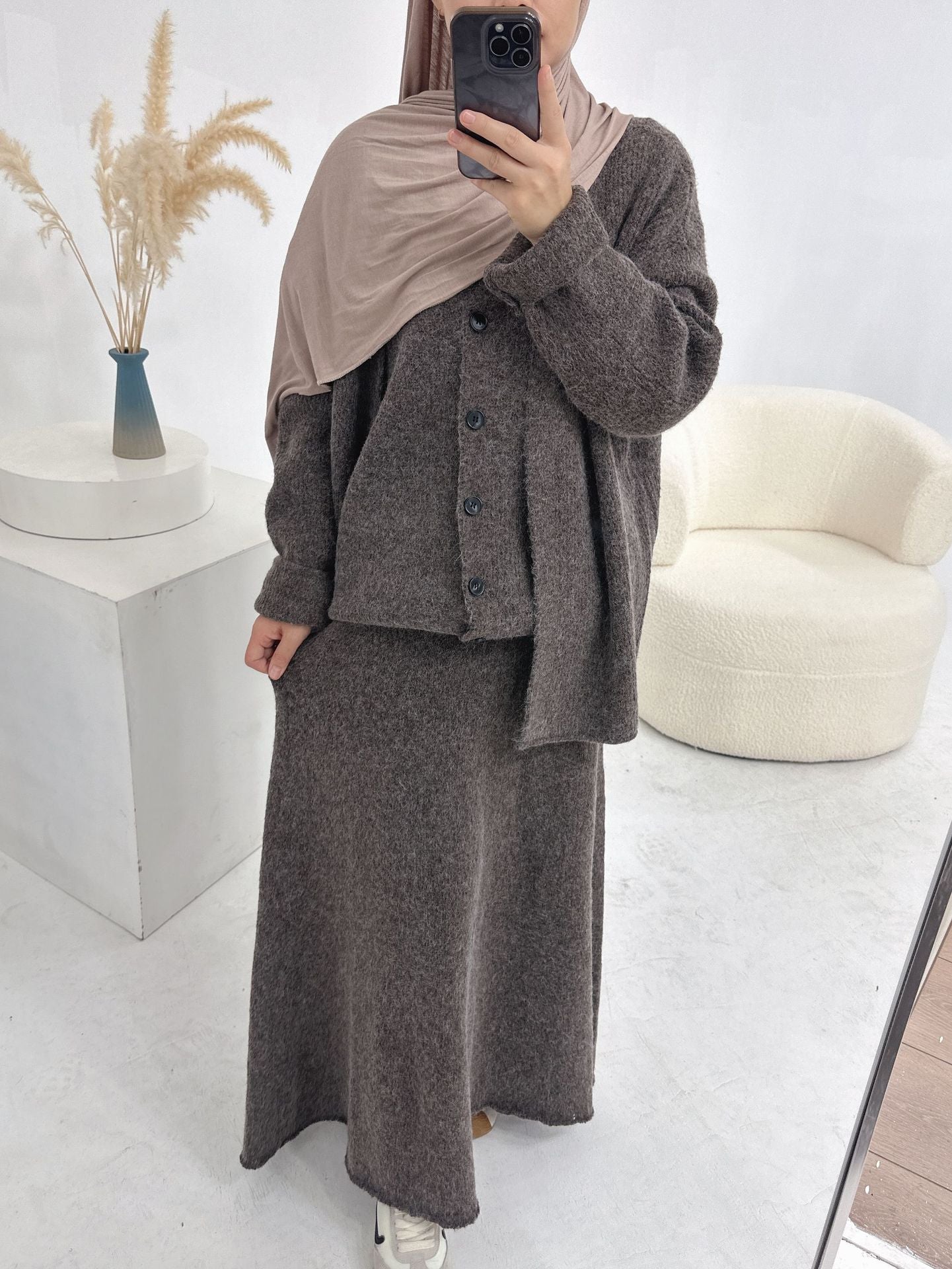 LM6596 Autumn and winter thickened knitted three-piece suit (excluding headscarf) vest + cardigan + skirt