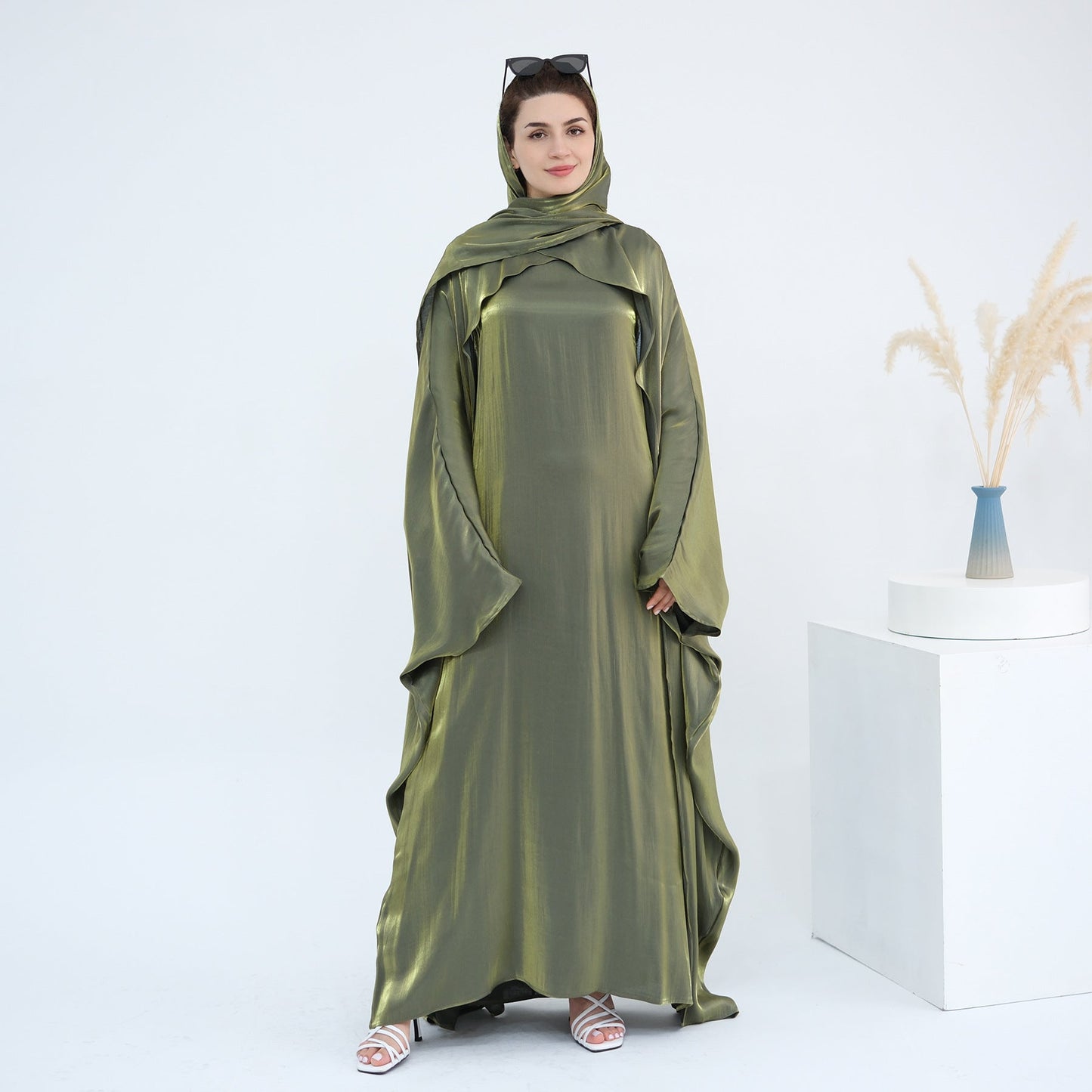 LM6584 Solid Color Beaded Loose Elegant Robe Dress