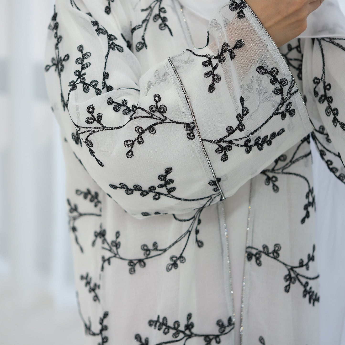LM6623 Full-body embroidered long cardigan (optional inner layer)