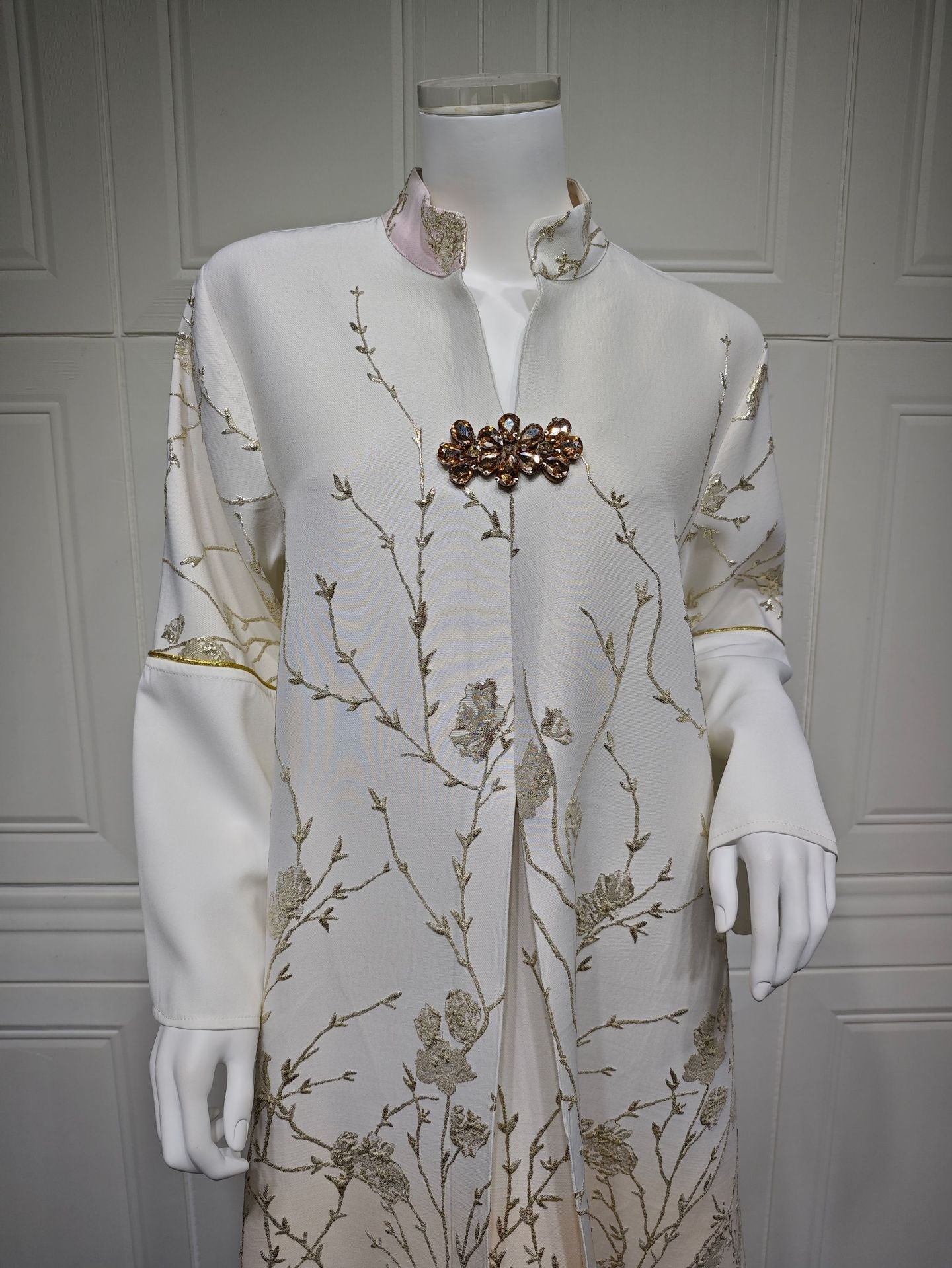 LM6645 Jacquard Embroidered Gradient Robe with Elegant Layered Design