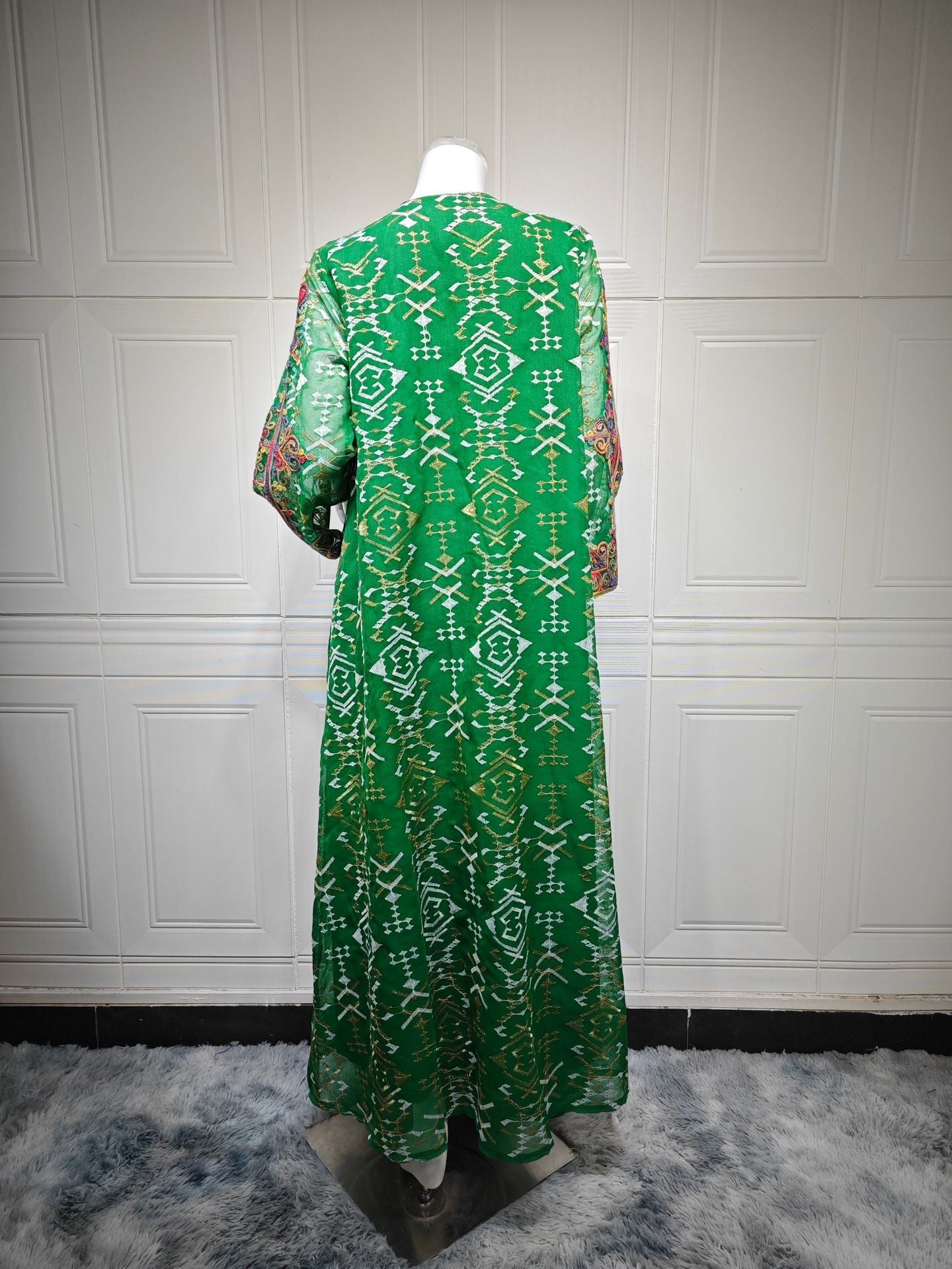 LM6658 Appliqué Patchwork Robe Dress: Lightweight Mesh Combined with Delicate Patterns