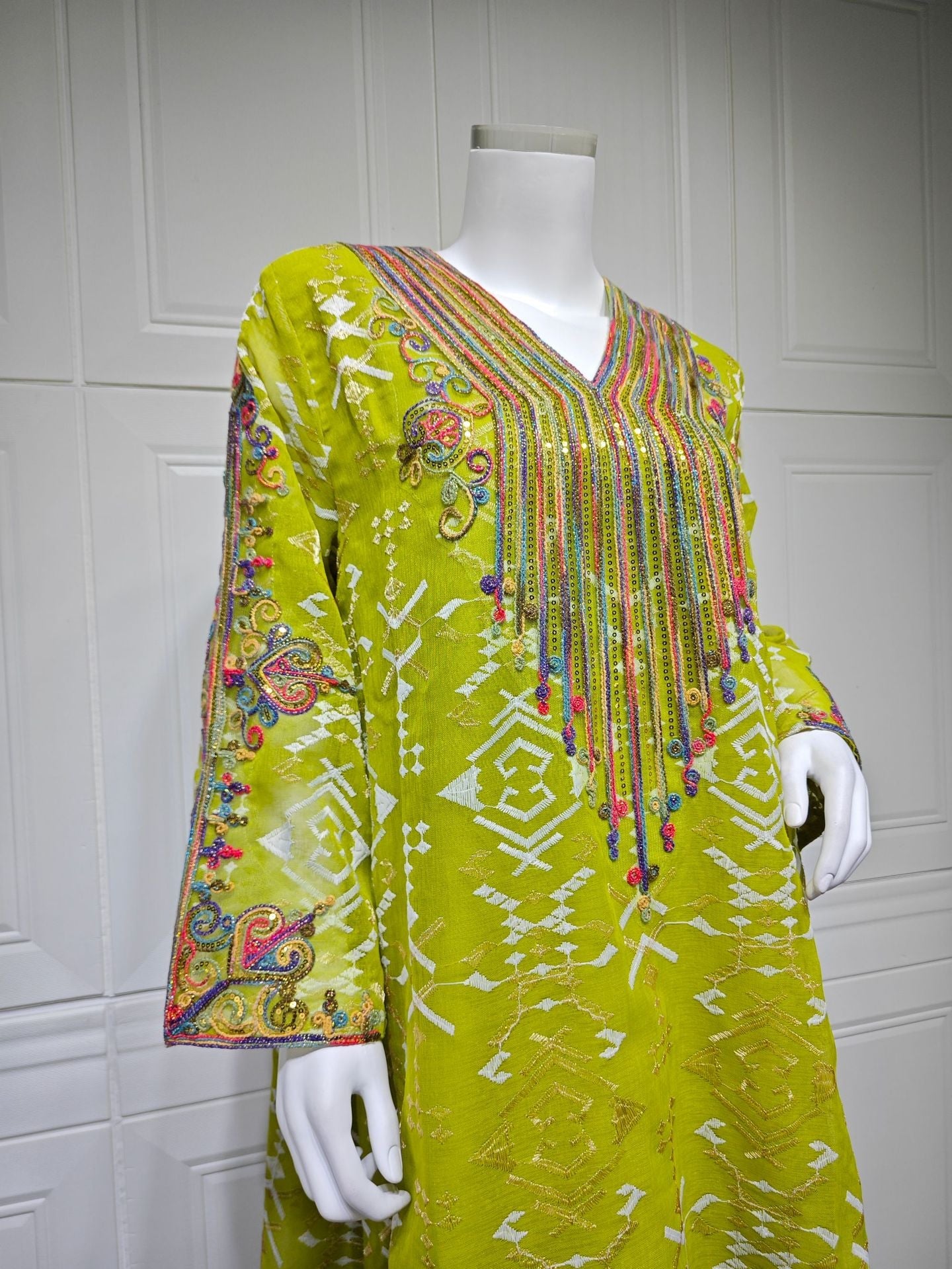 LM6658 Appliqué Patchwork Robe Dress: Lightweight Mesh Combined with Delicate Patterns