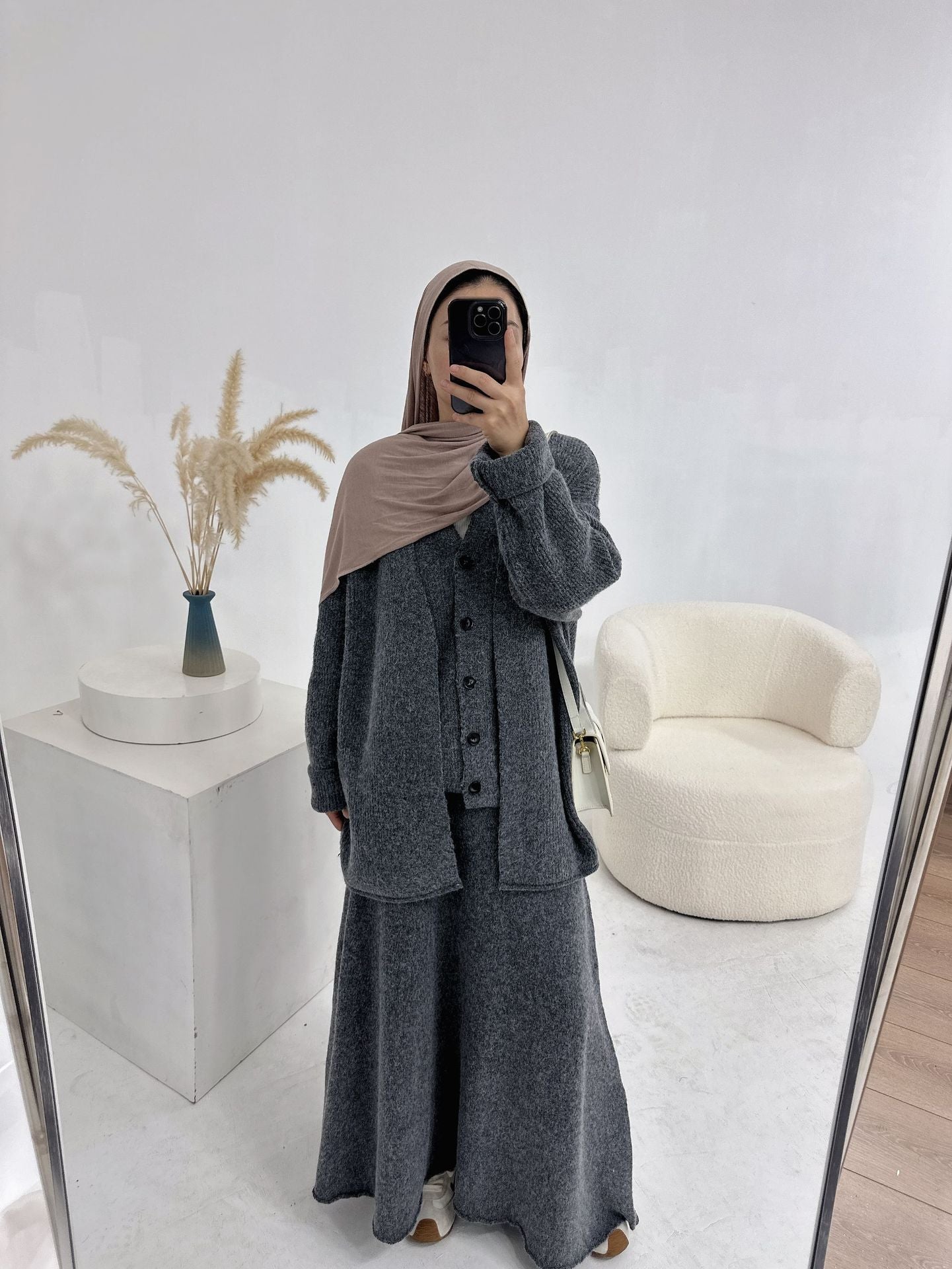 LM6596 Autumn and winter thickened knitted three-piece suit (excluding headscarf) vest + cardigan + skirt