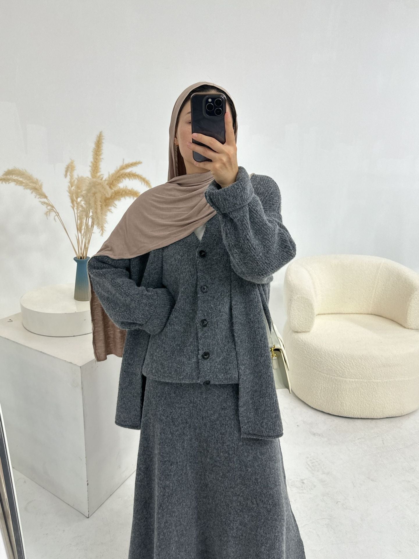 LM6596 Autumn and winter thickened knitted three-piece suit (excluding headscarf) vest + cardigan + skirt