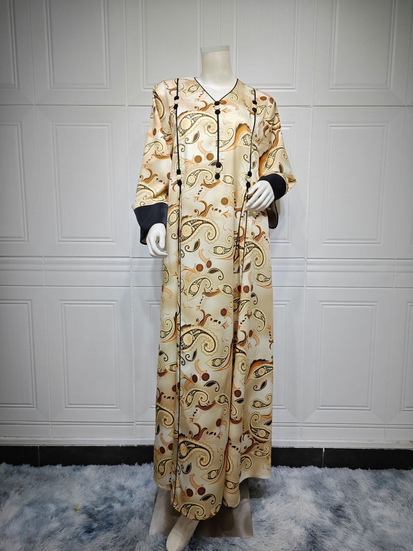 LM6647 Mesh-paneled embroidered robe; elegant three-dimensional embroidered dress