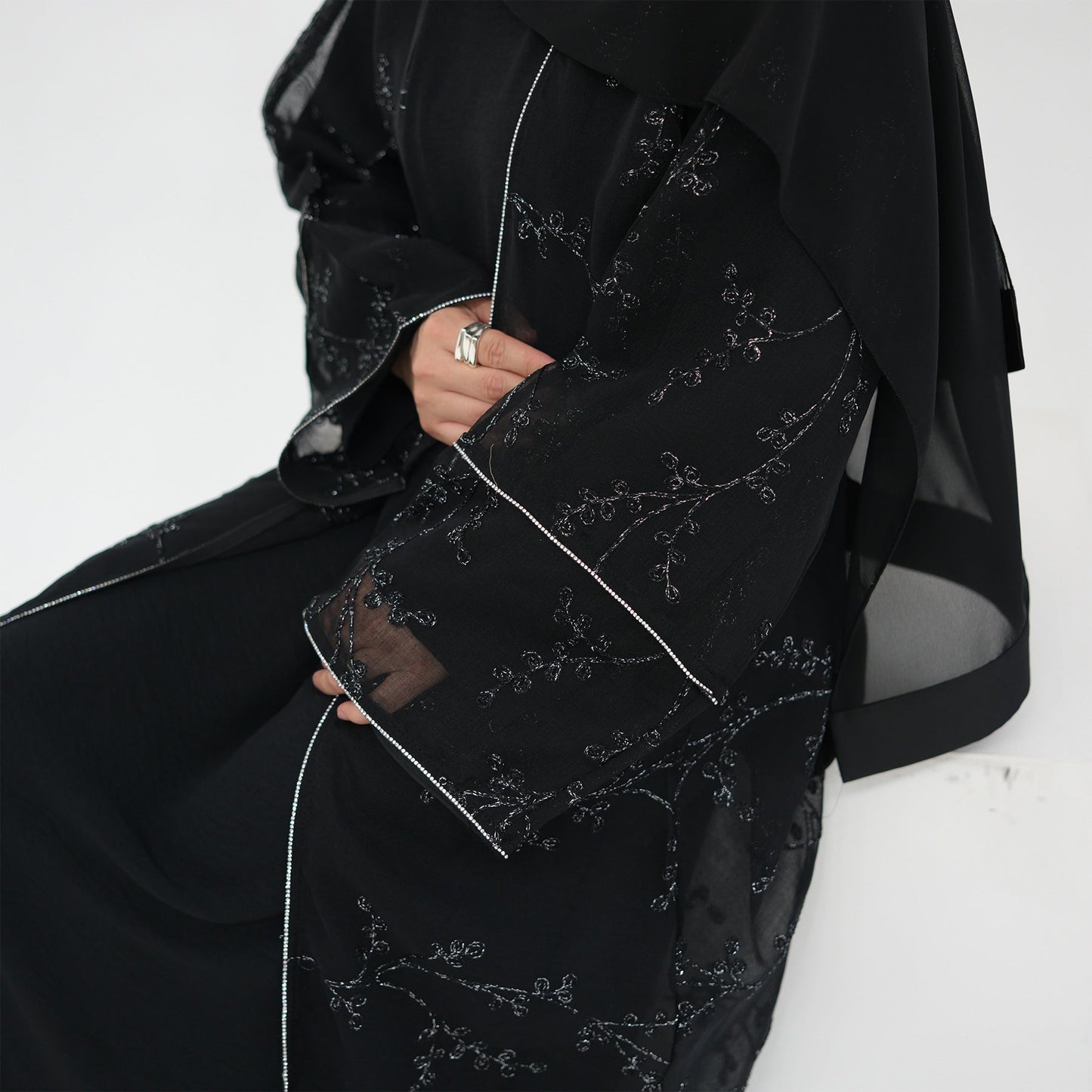 LM6623 Full-body embroidered long cardigan (optional inner layer)