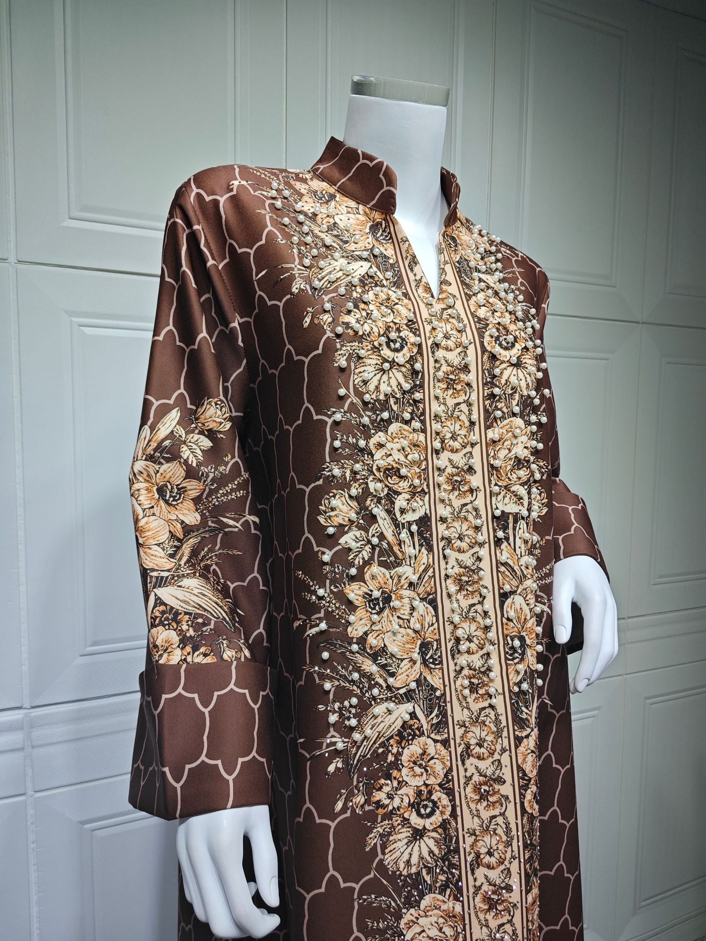 LM6654 Rhinestone-embroidered Long Robe Dress with Elegant Three-dimensional Pattern Design