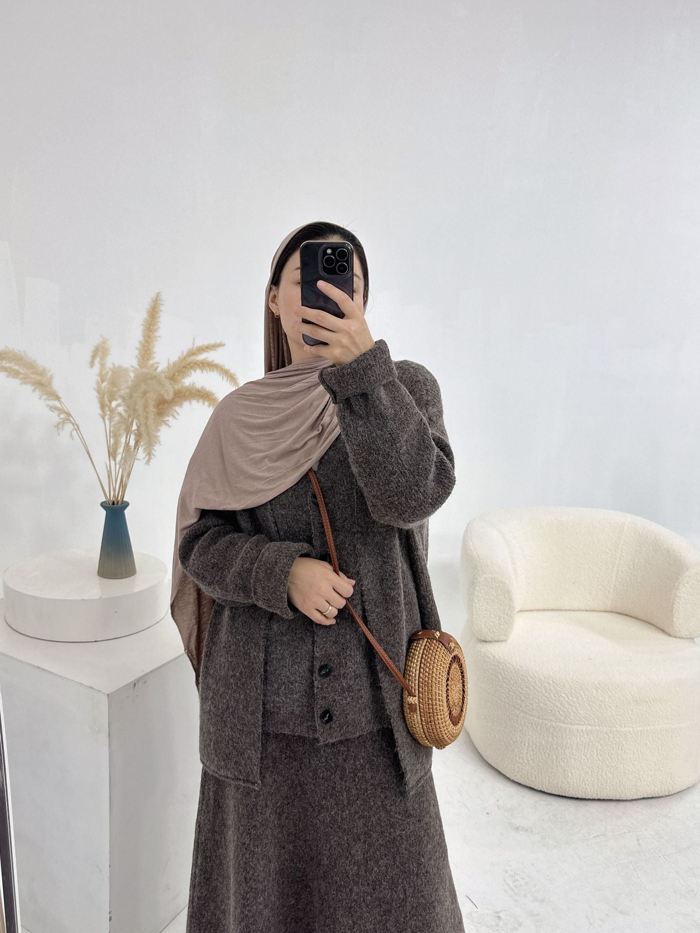 LM6596 Autumn and winter thickened knitted three-piece suit (excluding headscarf) vest + cardigan + skirt