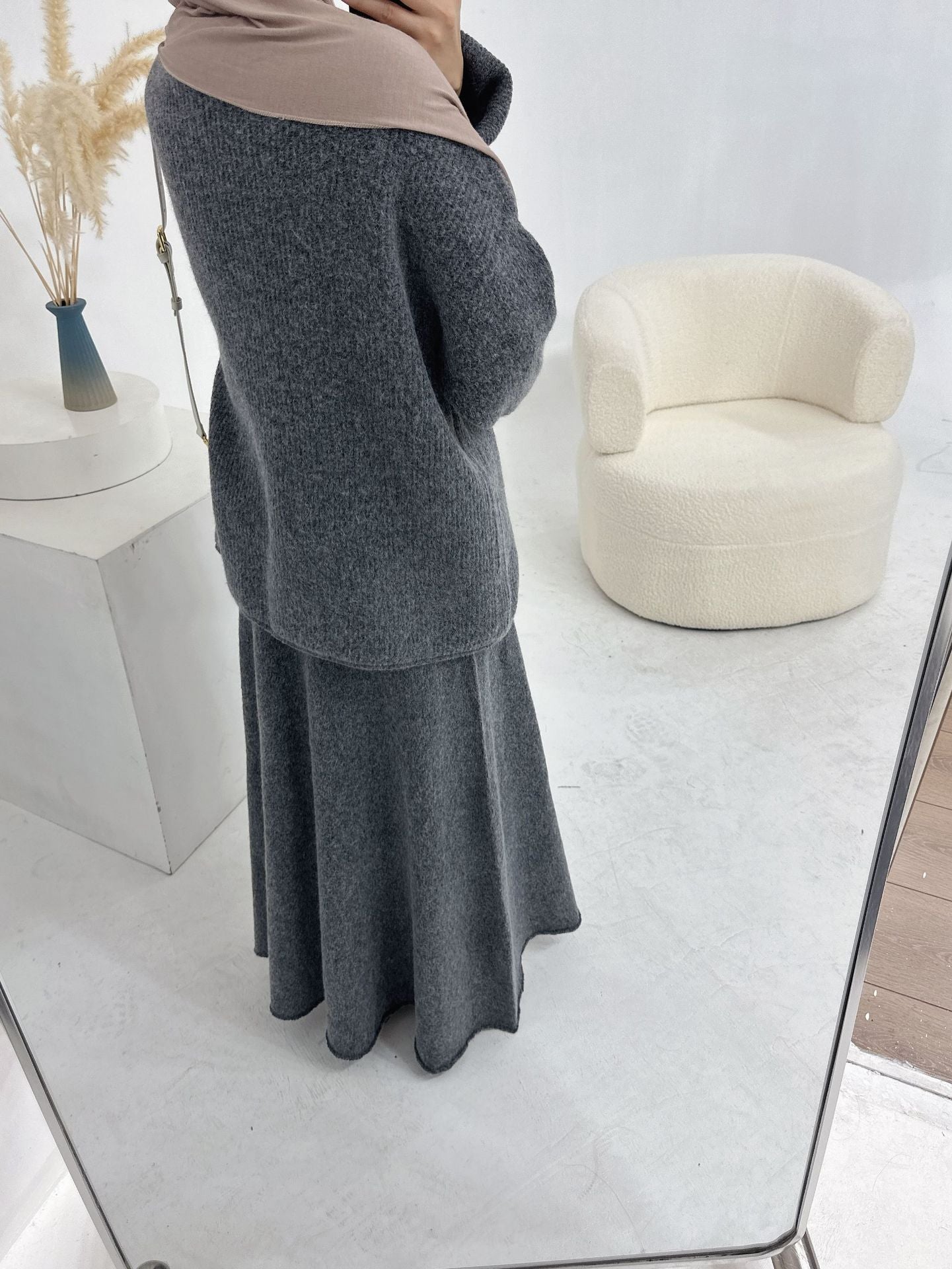 LM6596 Autumn and winter thickened knitted three-piece suit (excluding headscarf) vest + cardigan + skirt
