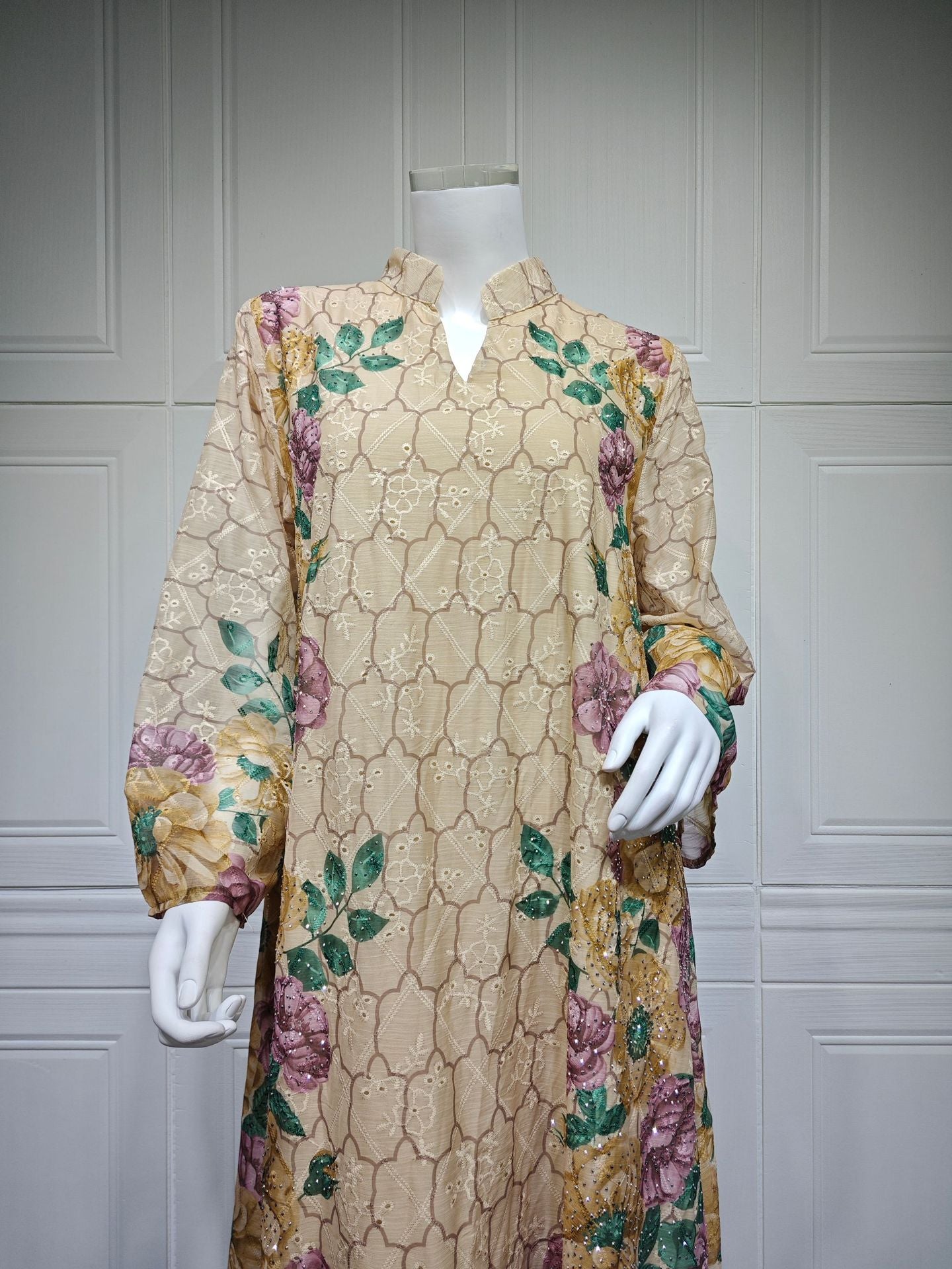 LM6667 Printed Long-sleeved Dress with A Small V-neck Design